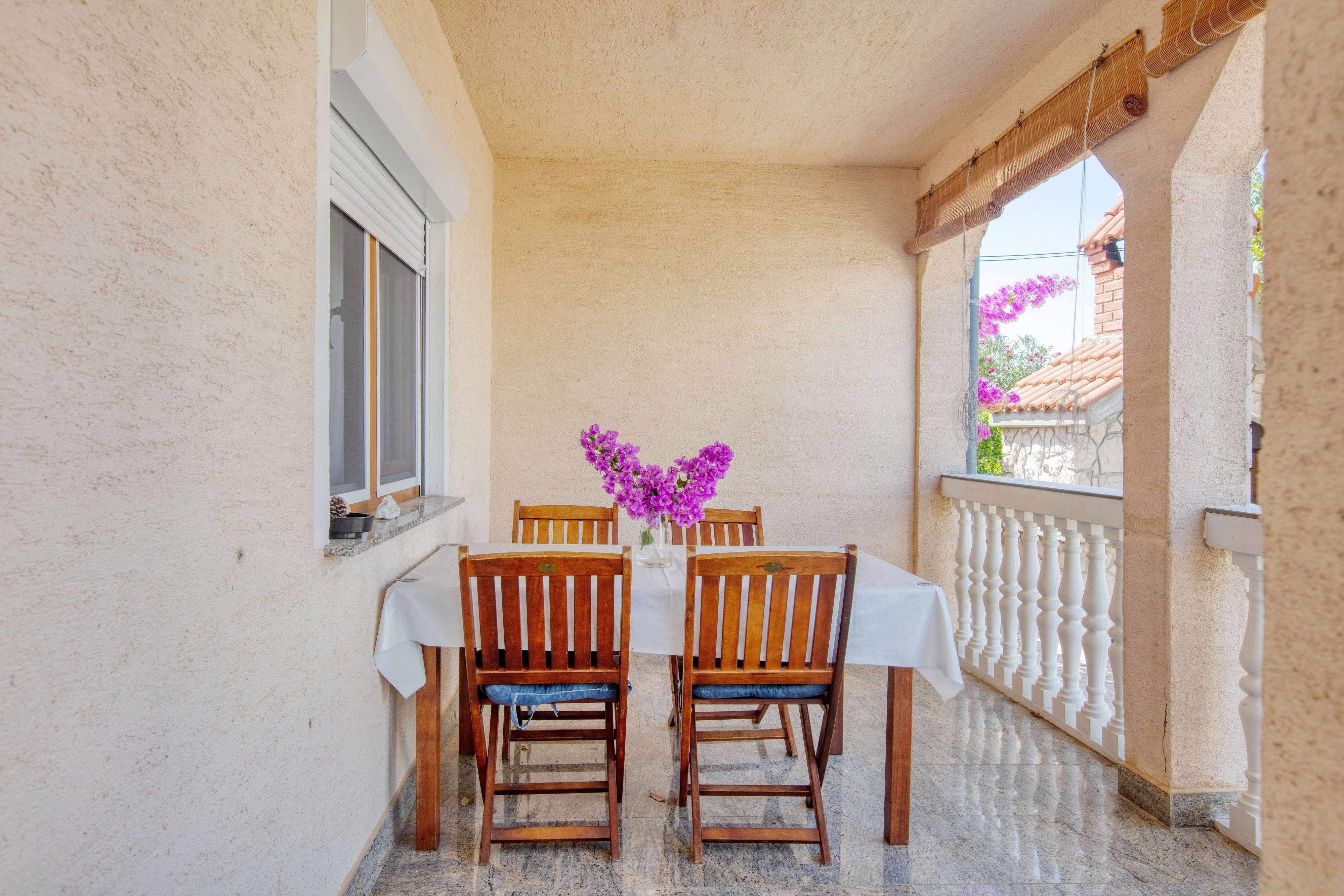 2-Zimmer-Ferienwohnung mit Terrasse Jezera, Murter A-21148-a