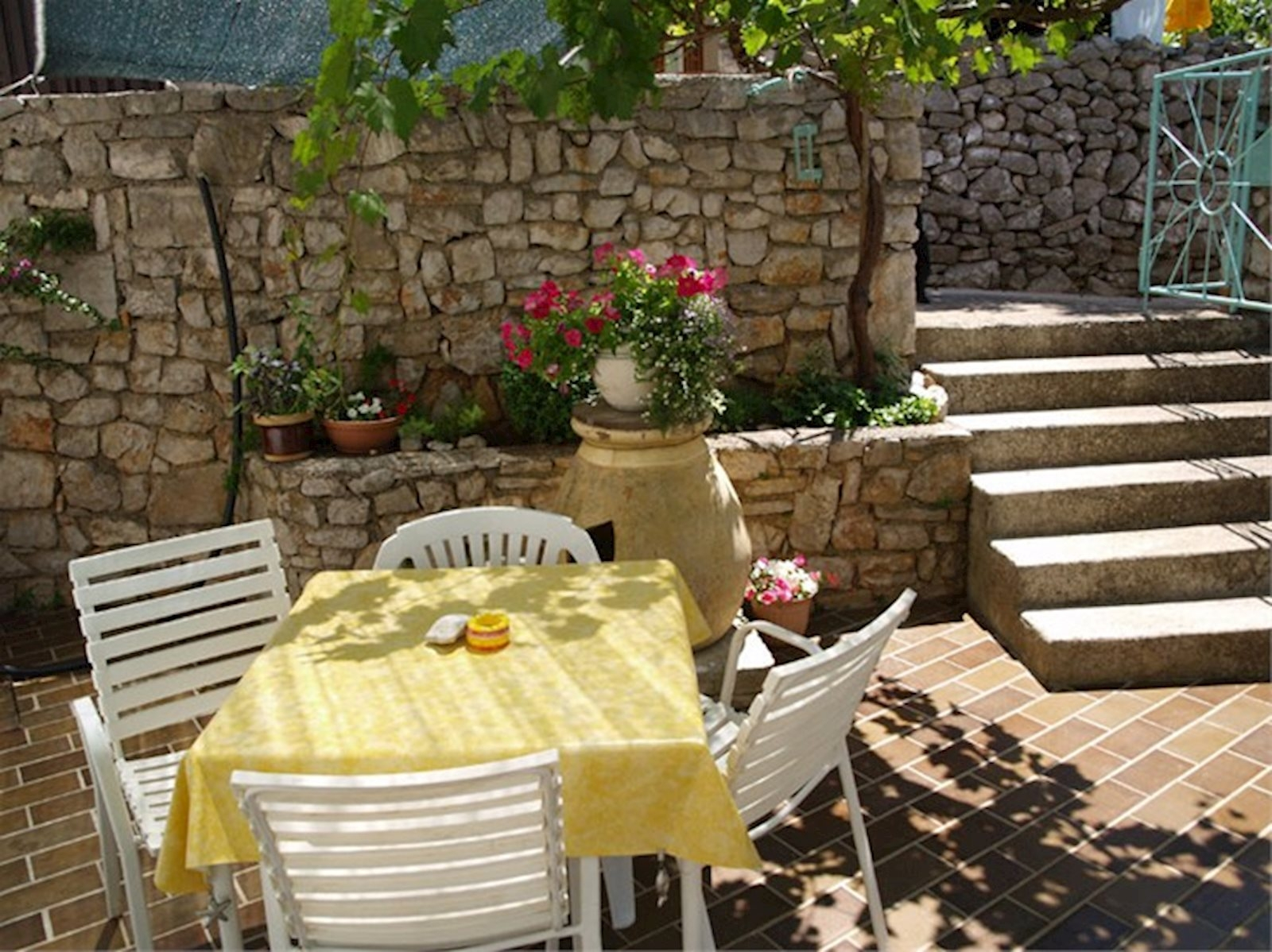 Studio Appartement mit Terrasse Veli Losinj, Losinj AS-21185-b