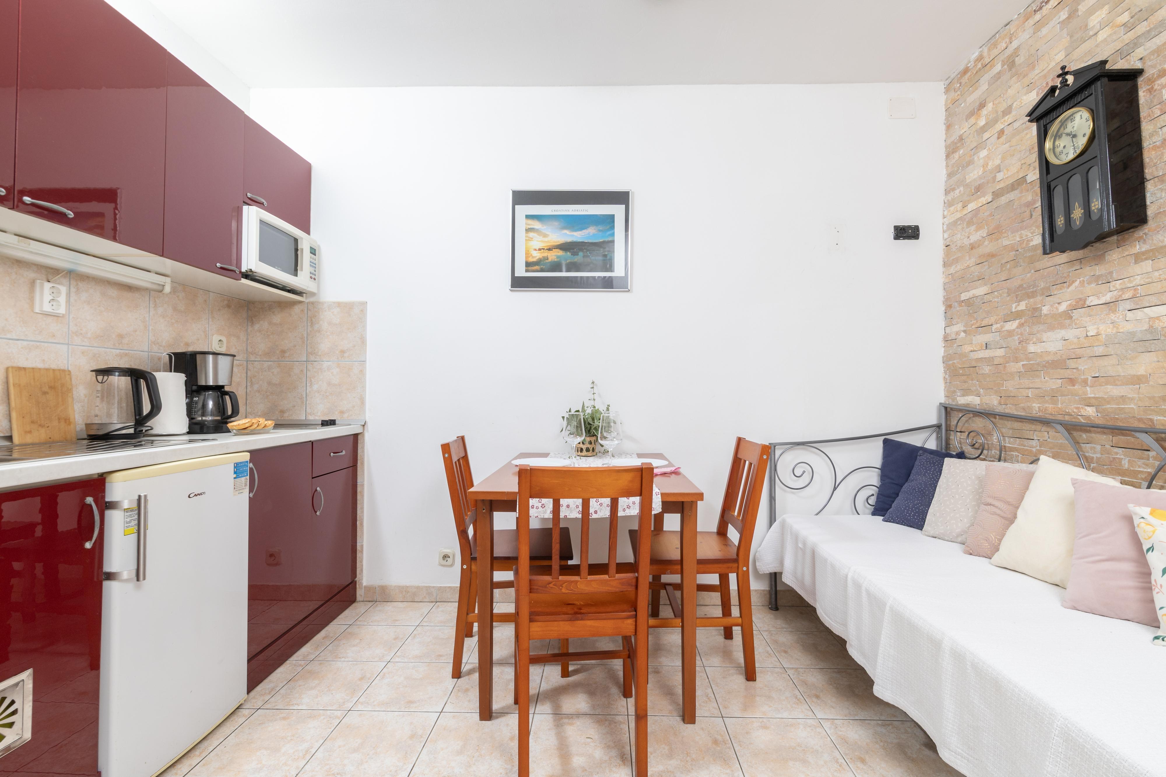 1-Zimmer-Ferienwohnung mit Balkon Stari Grad, Hvar A-22629-d