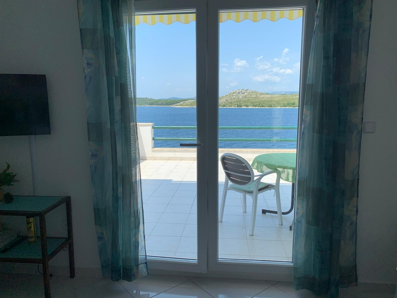 1-Zimmer-Ferienwohnung am Strand Sparadici, Sibenik A-23591-c