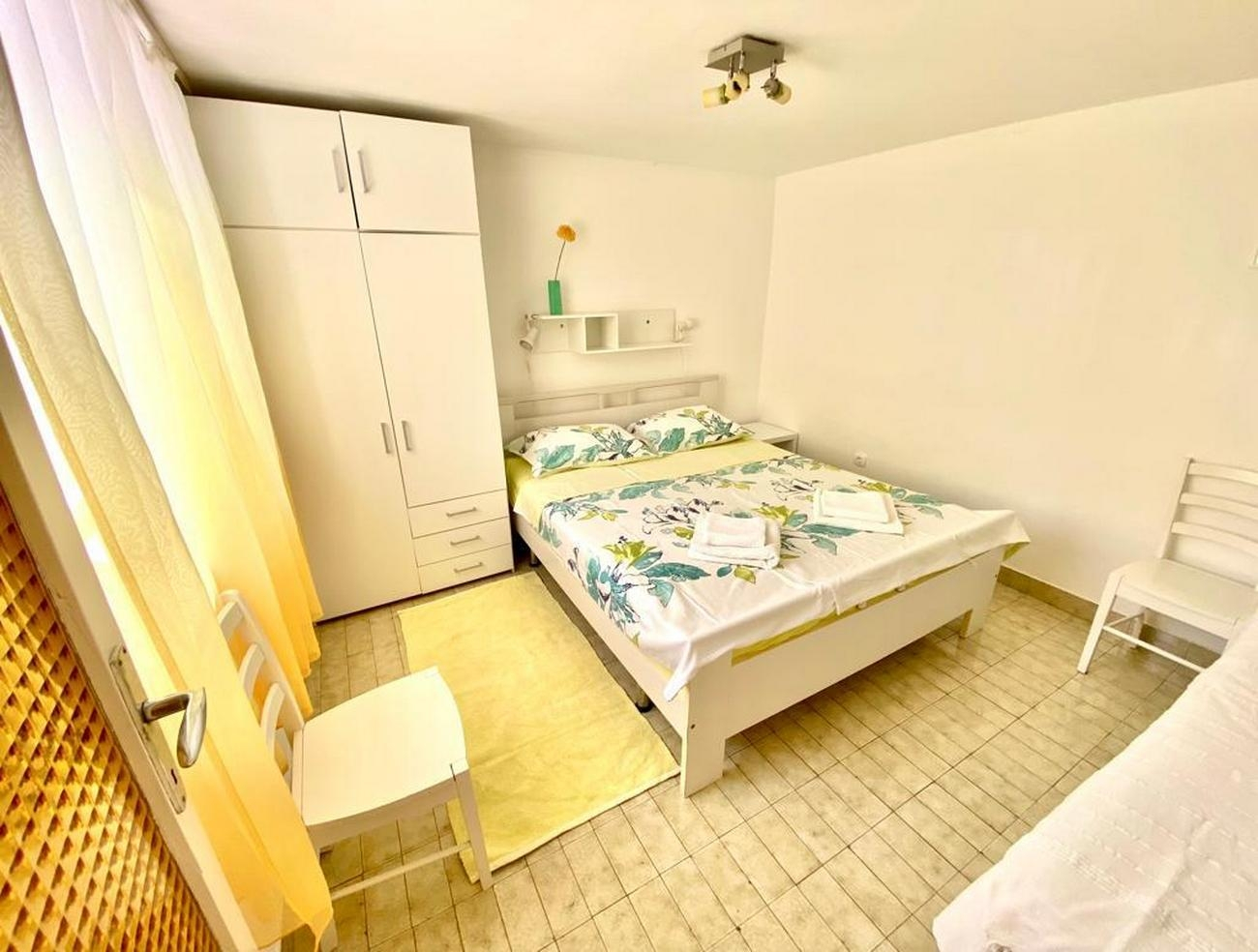 1-Zimmer-Ferienwohnung mit Terrasse Mali Losinj, Losinj A-2497-a