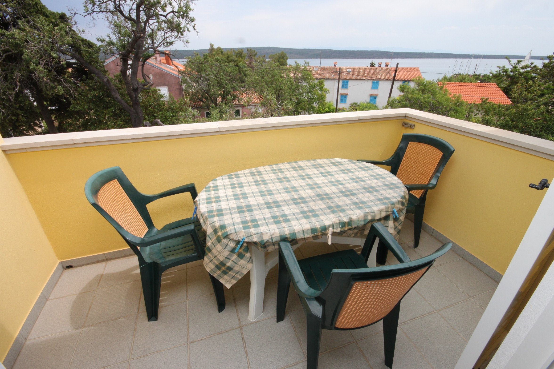 1-Zimmer-Ferienwohnung mit Terrasse und Meerblick Nerezine, Losinj A-3