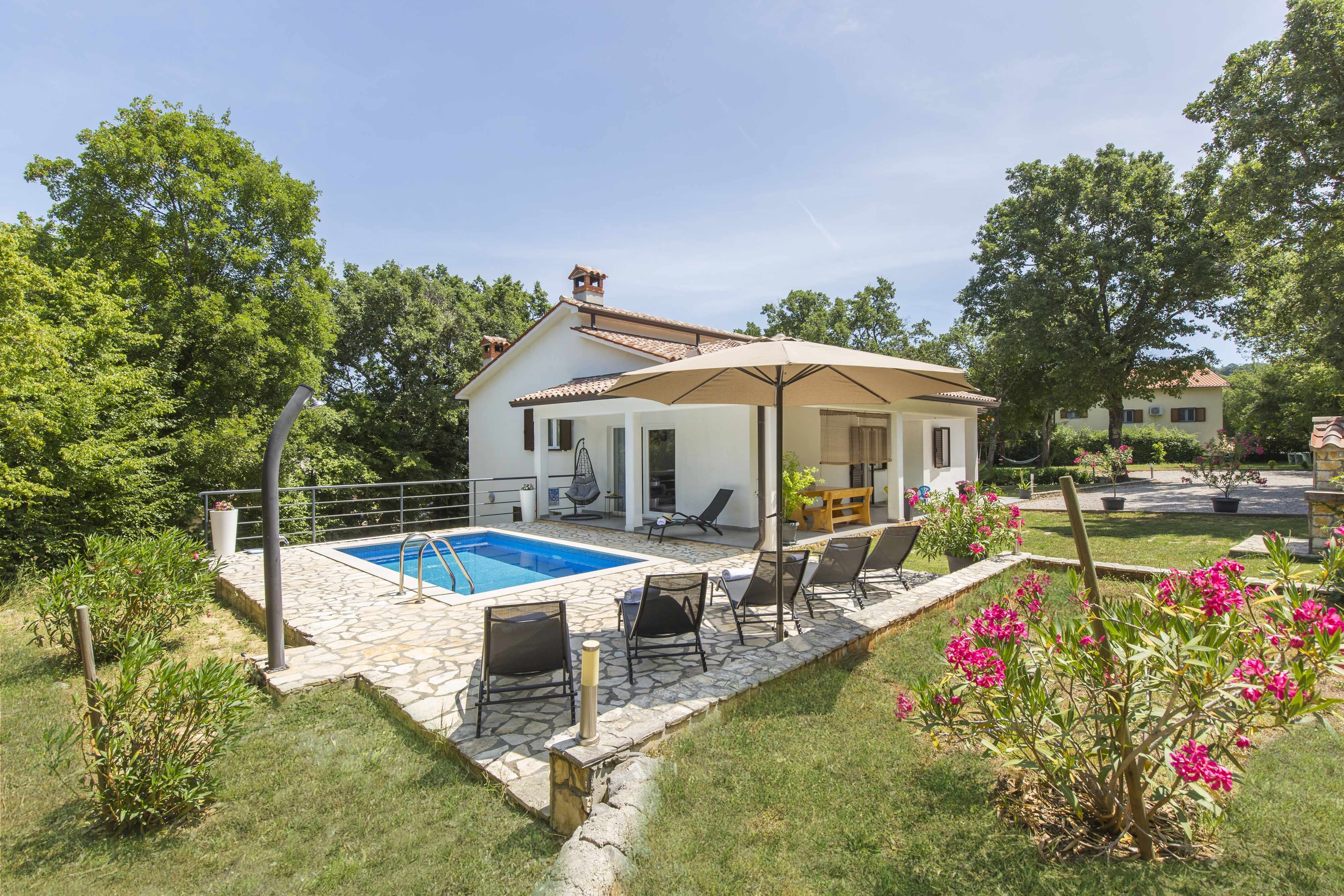 3-Zimmer-Haus mit Terrasse Kapelica, Labin K-24509