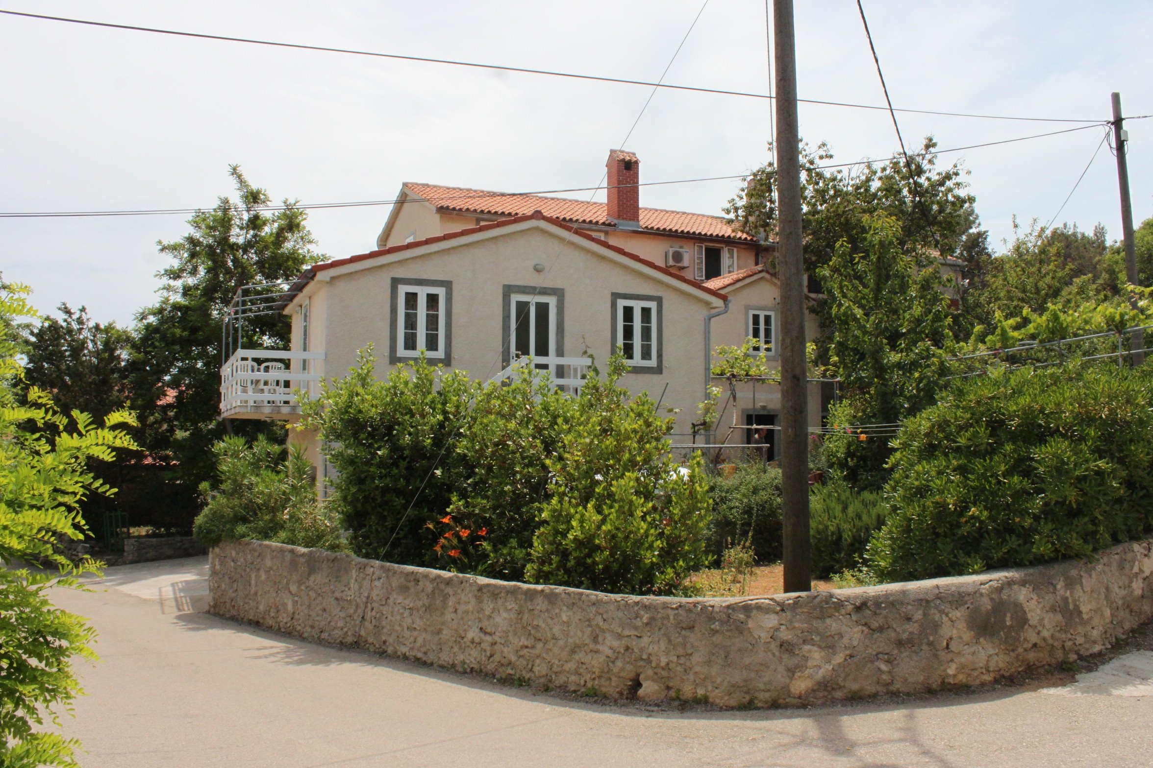 2-Zimmer-Ferienwohnung mit Terrasse Nerezine, Losinj A-3479-b