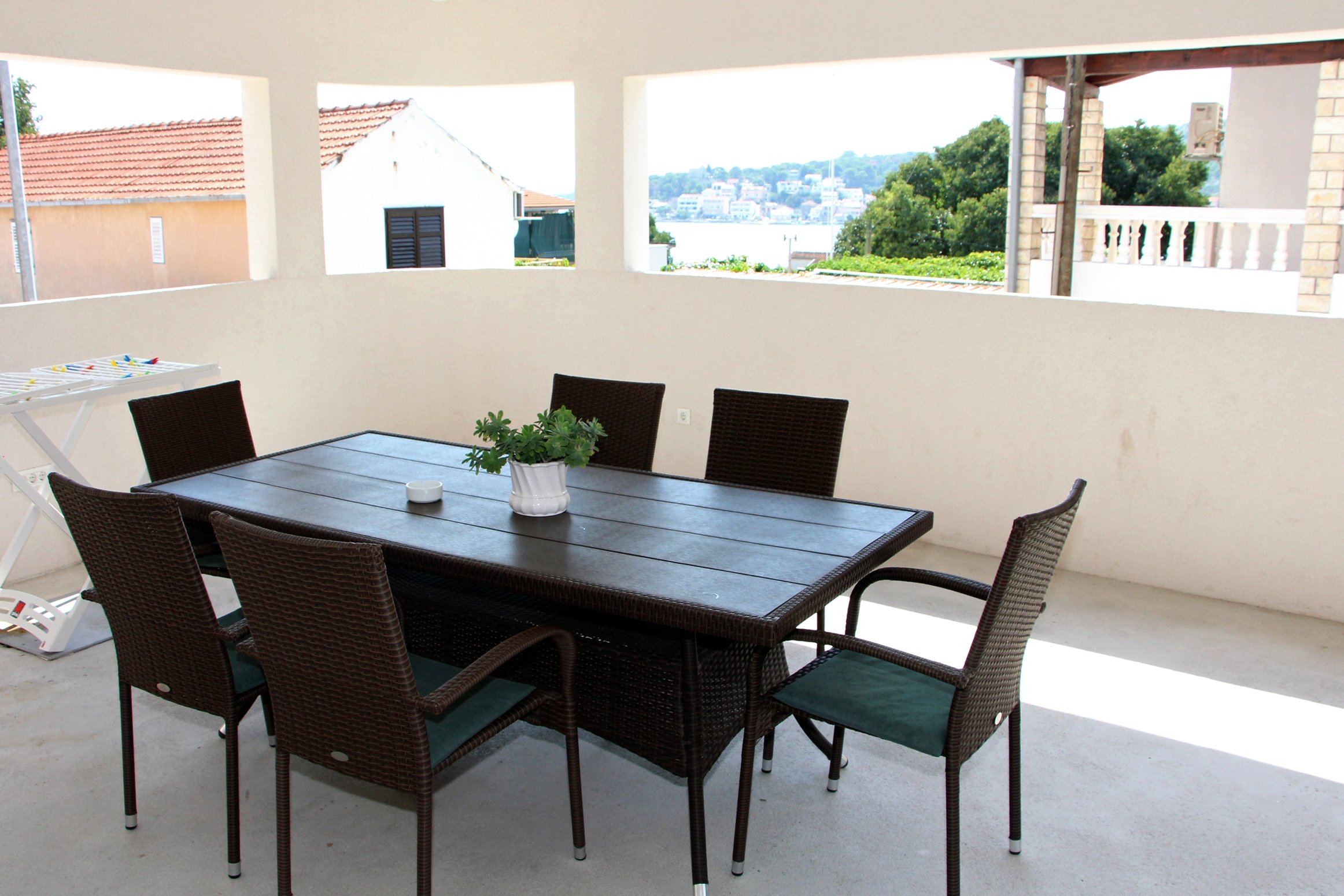 1-Zimmer-Ferienwohnung mit Terrasse und Meerblick Tisno, Murter A-5106