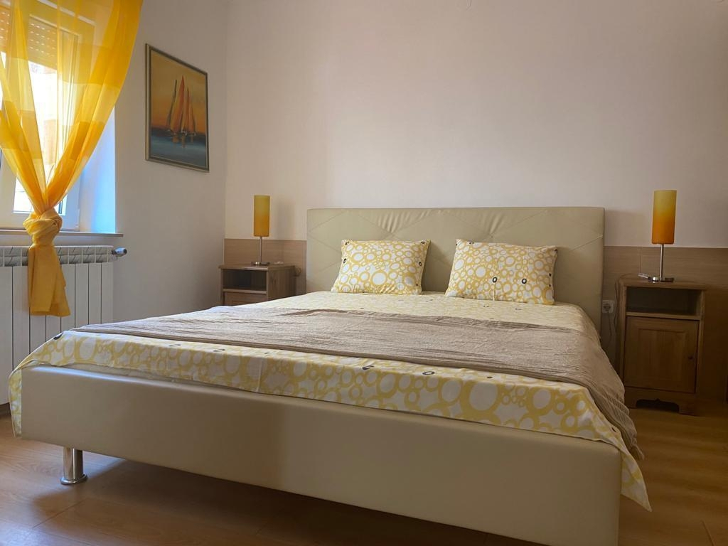 1-Zimmer-Ferienwohnung mit Terrasse Tisno, Murter A-5113-b