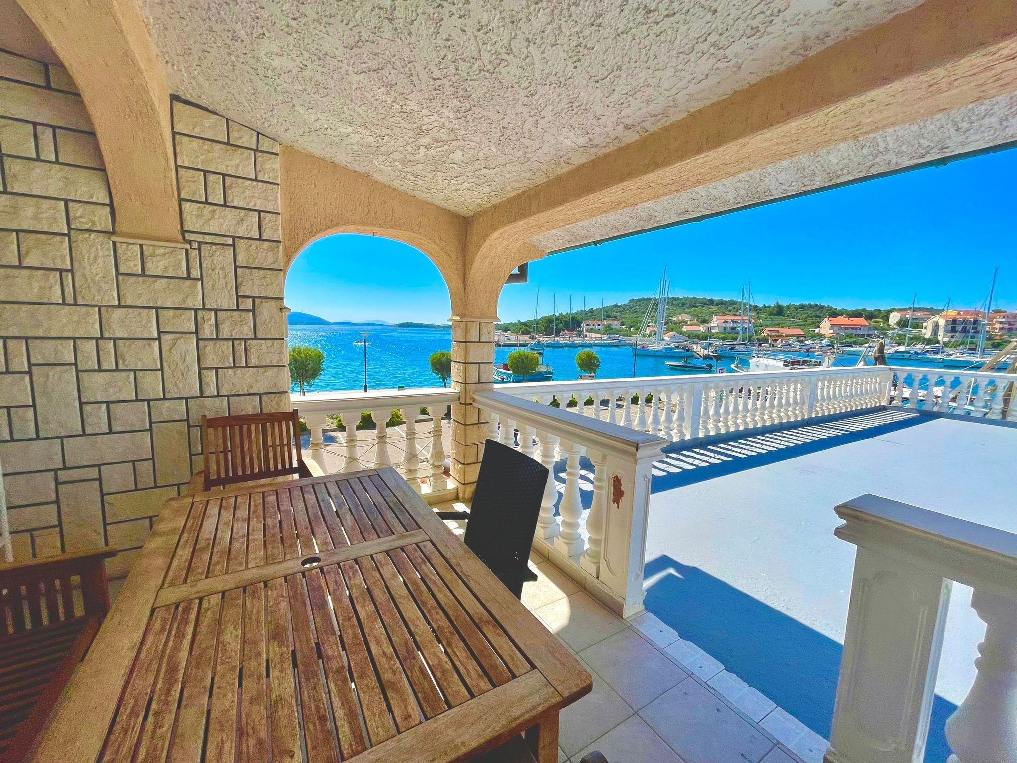 2-Zimmer-Ferienwohnung mit Terrasse und Meerblick Jezera, Murter A-512