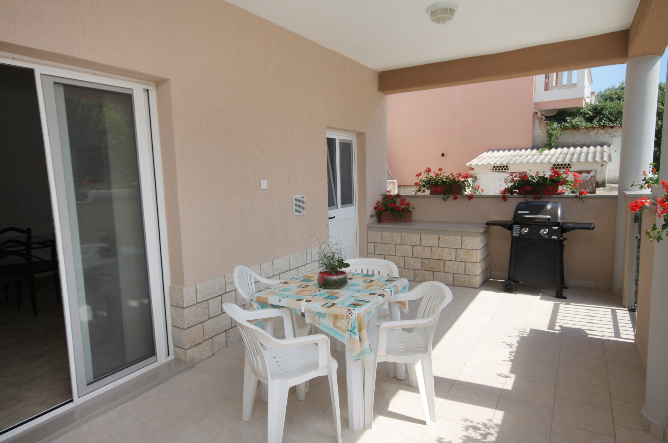 2-Zimmer-Ferienwohnung mit Terrasse Duga Luka (Prtlog), Labin A-5528-c