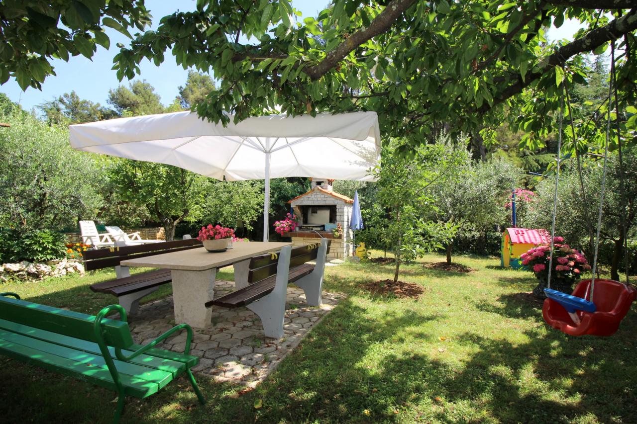 Unterkunft im EG für 4 Pers - 50 m², Klima, Sat-Tv, WLAN & Garten