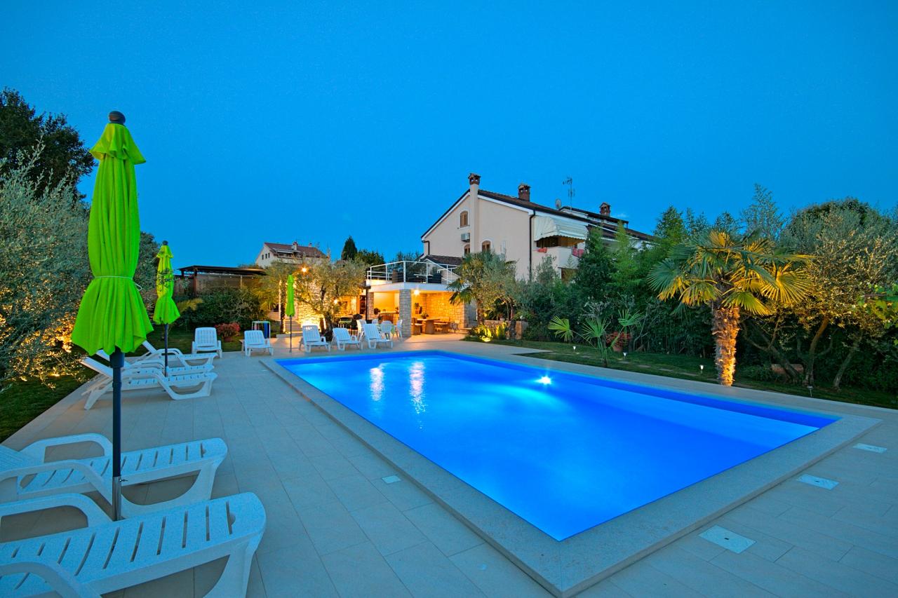 Ferienwohnung mit Pool, 2 Personen, 300 m vom Strand