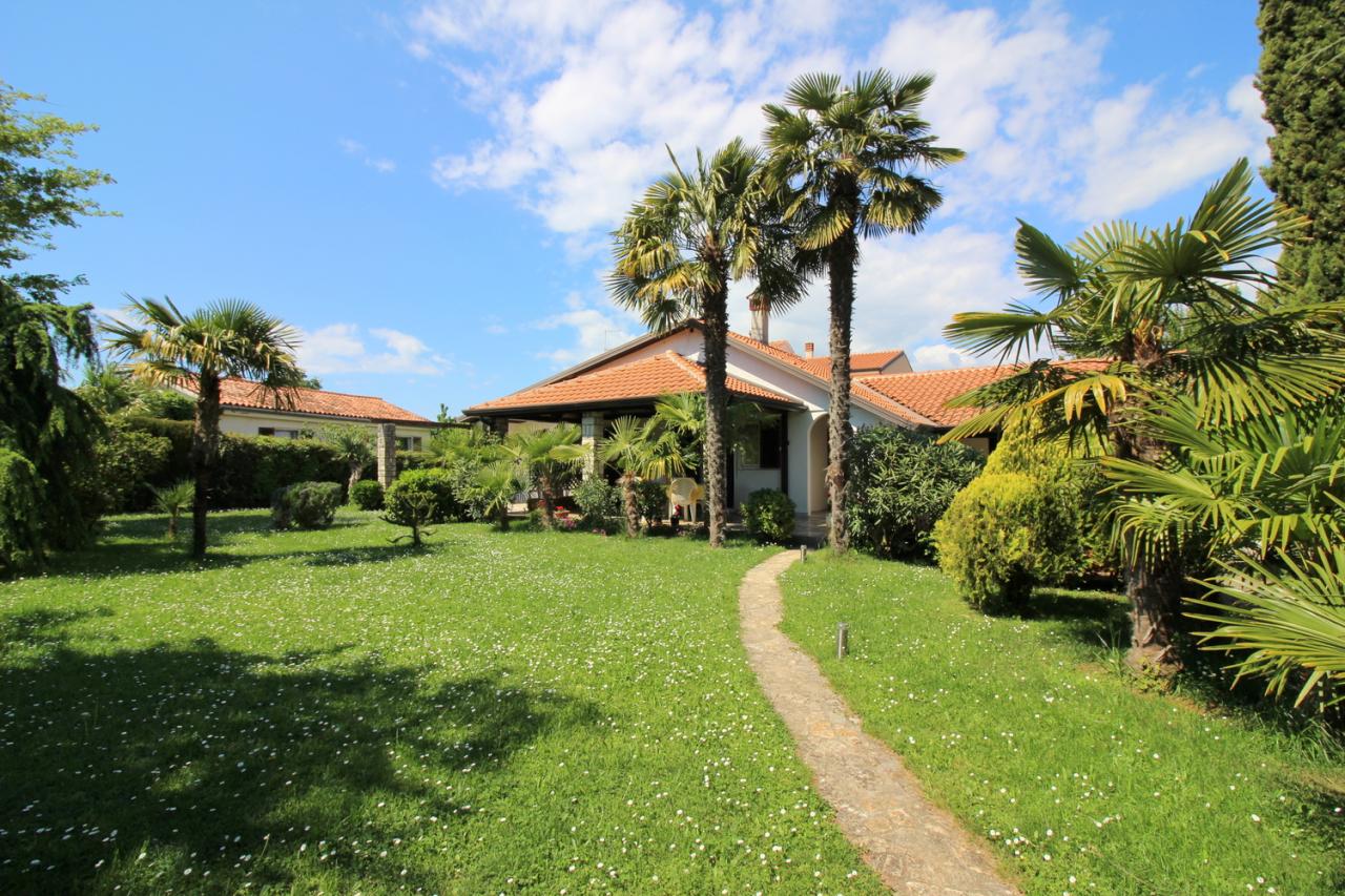 Haus mit Garten und Grill für 4 Personen in Mali Maj bei Porec