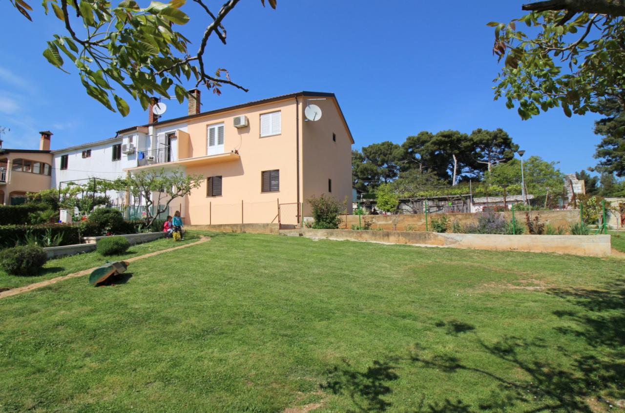 FeWo im EG mit 60 m², 2 Sz, Sat-Tv, Terrasse, Garten für 4-5 Personen