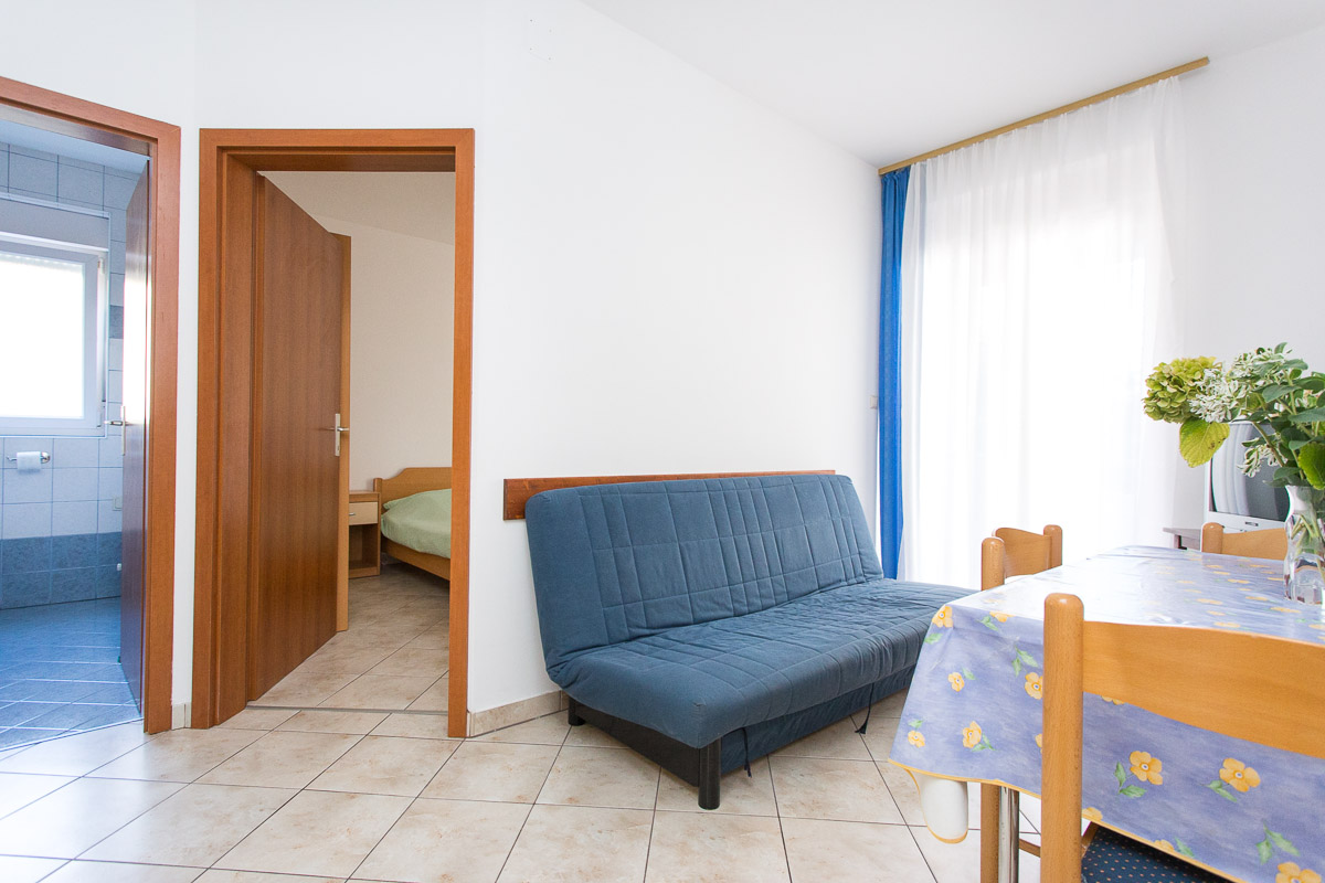 Urlaubsunterkunft (EG) im Ort Baska - für 2 bis 3 Personen geeignet