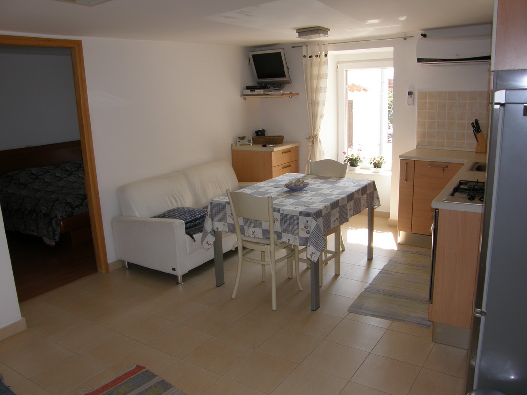 Ferienwohnung für 2-4 Personen im Zentrum und nur 30 m zum Meer!