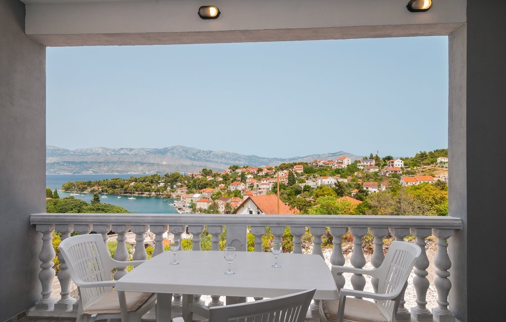 1-Zimmer-Ferienwohnung mit Terrasse und Meerblick Splitska, Brac A-219