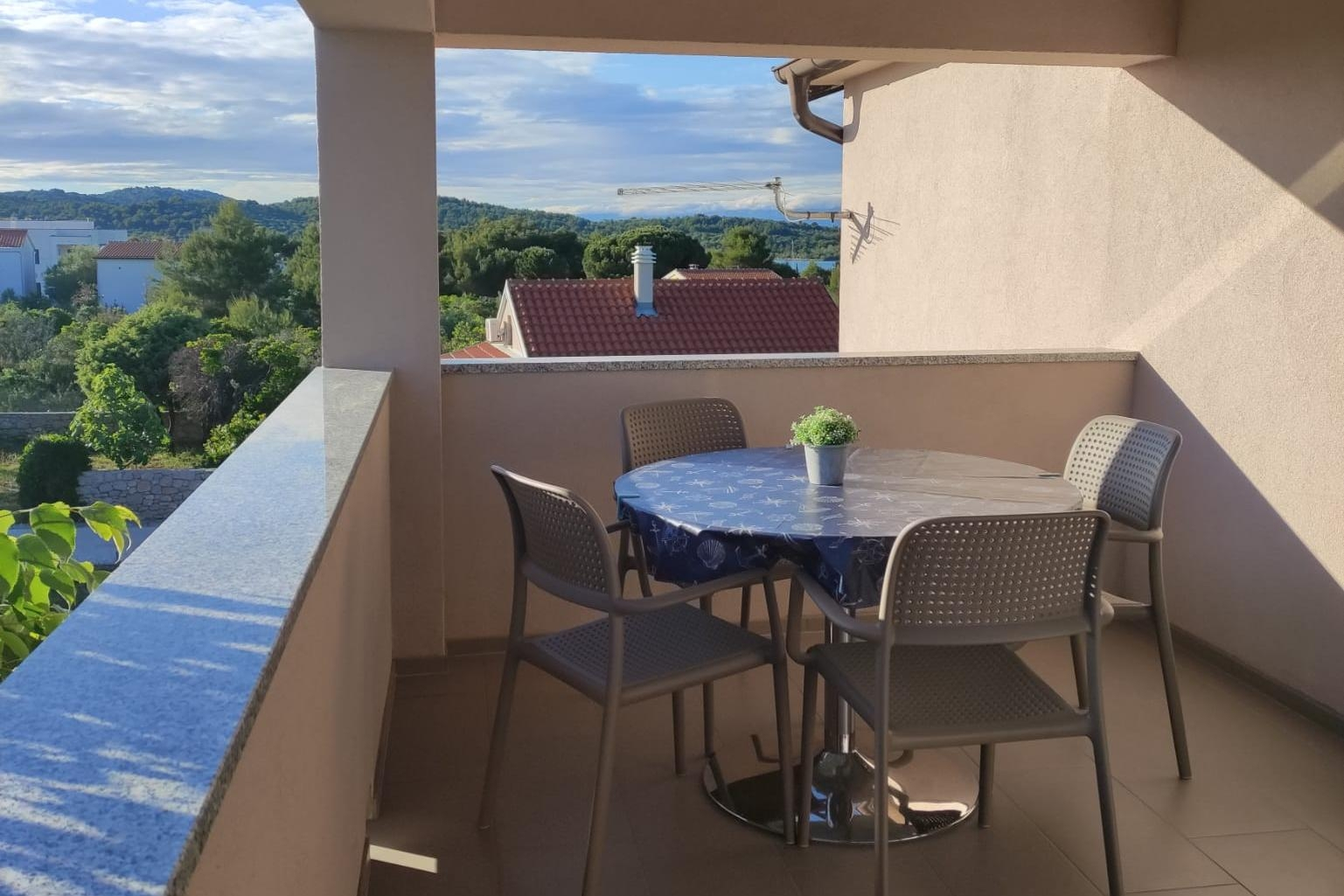 2-Zimmer-Ferienwohnung mit Terrasse und Meerblick Zdrelac, Pasman A-21