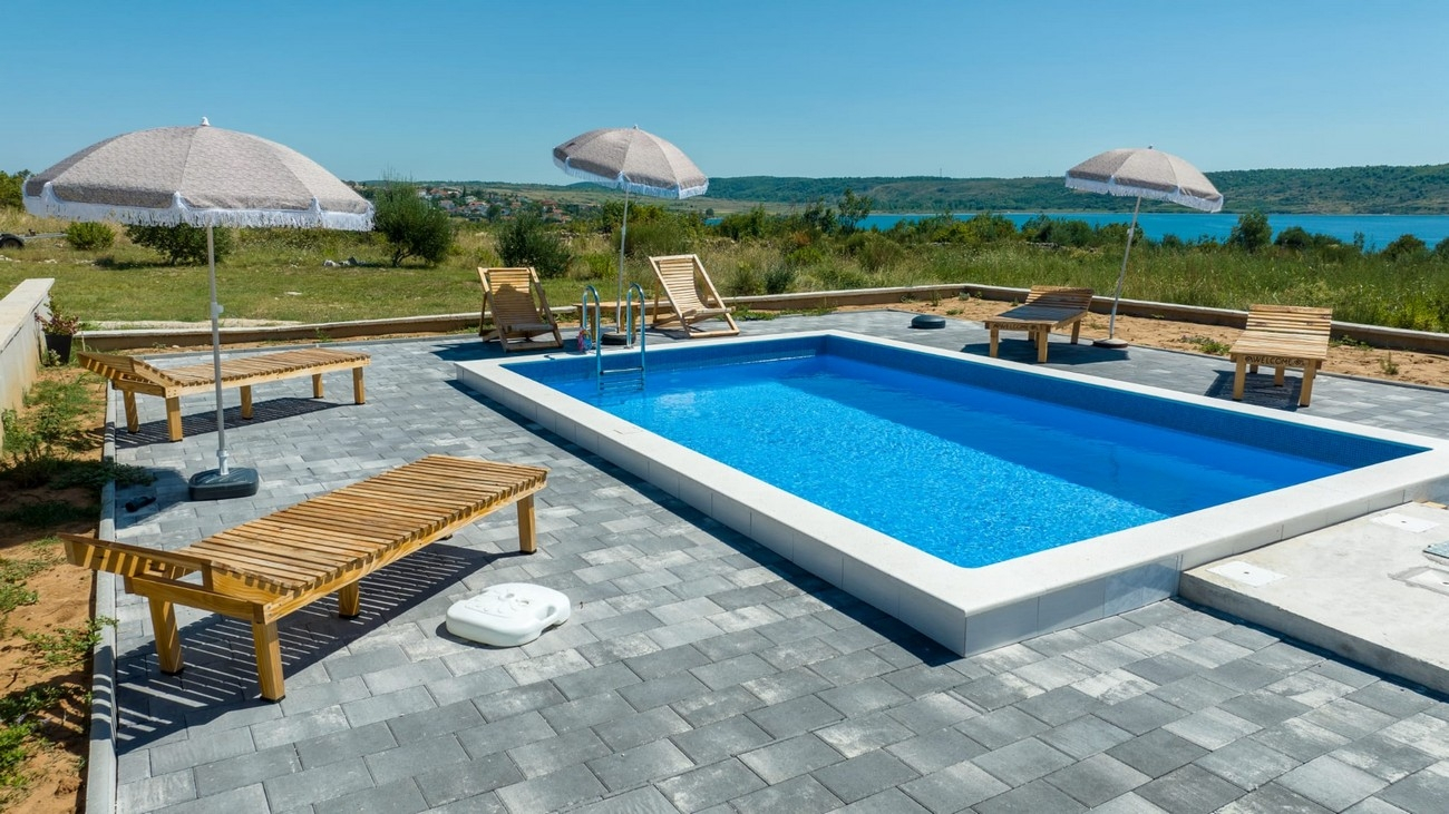 2-Zimmer-Ferienwohnung mit Terrasse Rtina - Stosici (Zadar) A-21450-b