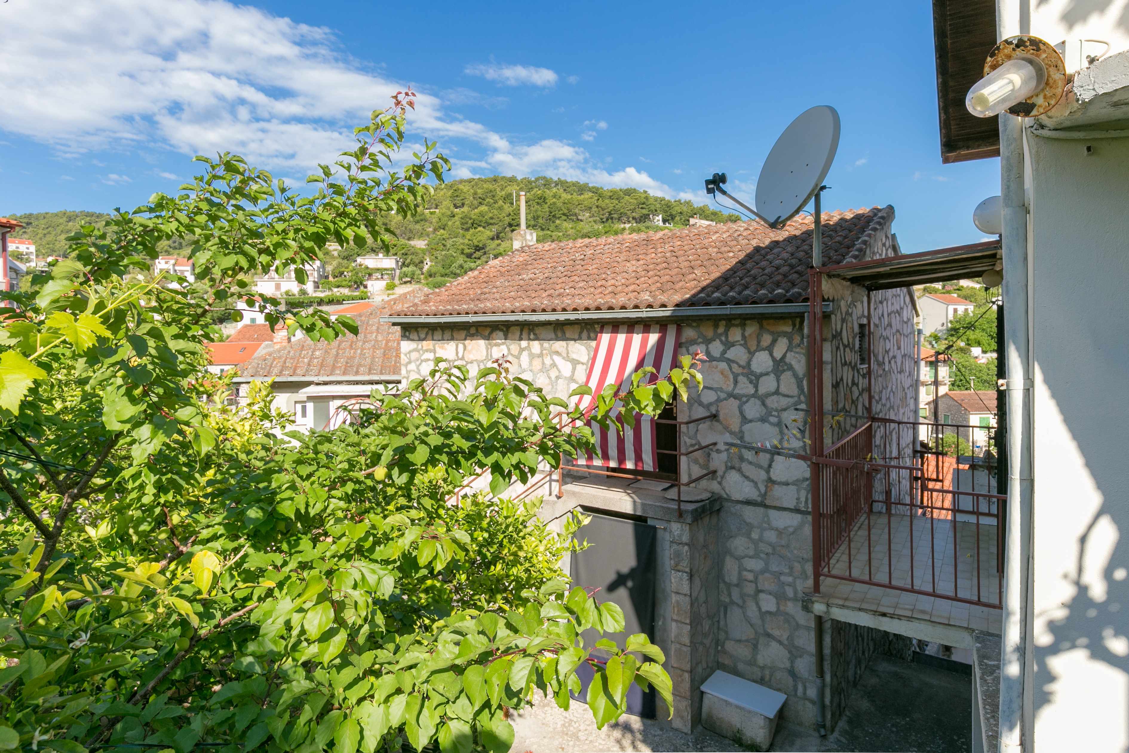 2-Zimmer-Ferienwohnung mit Balkon und Meerblick Stomorska, Solta A-200