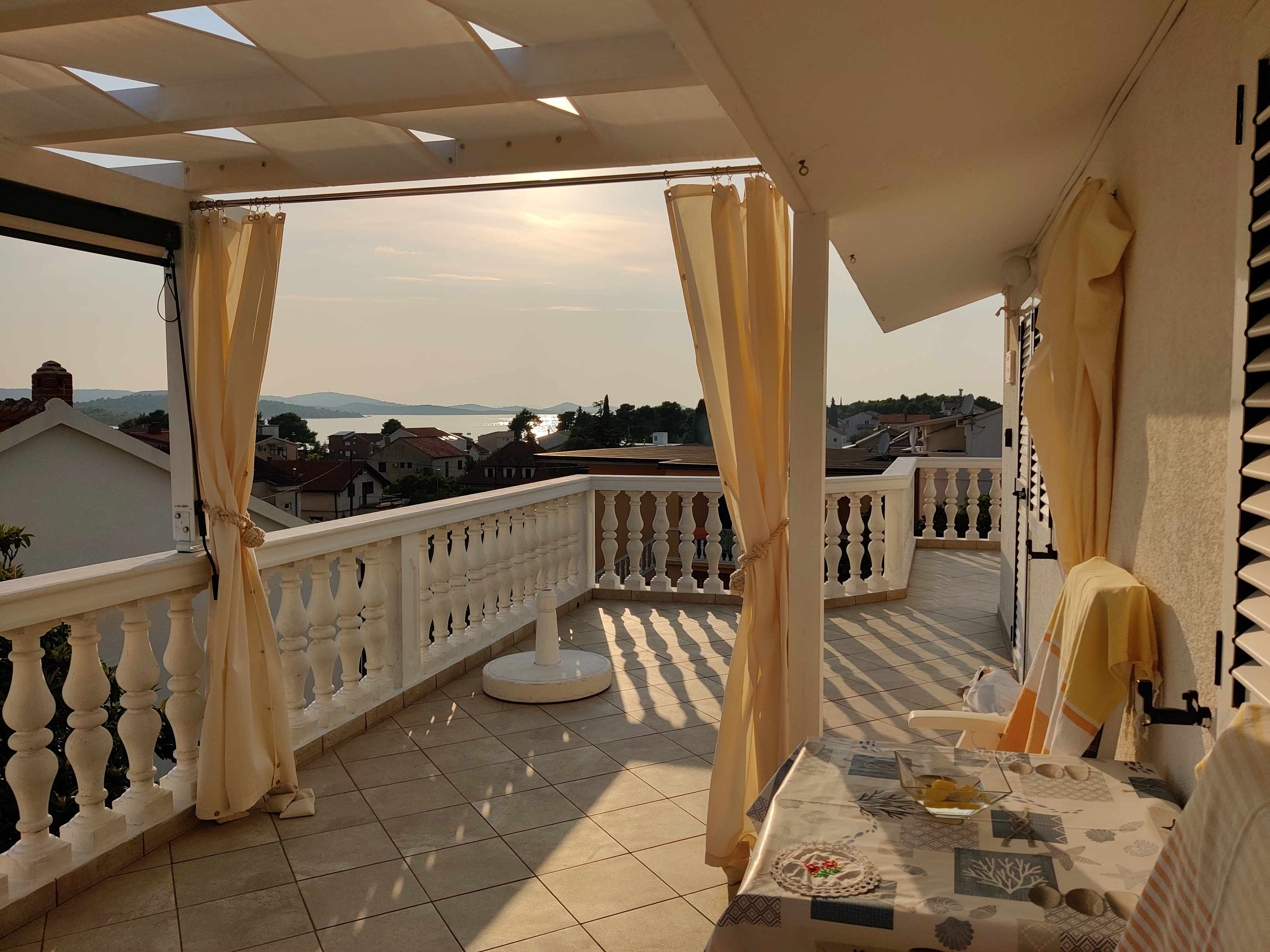 Studio Appartement mit Terrasse und Meerblick Pirovac, Sibenik AS-2476
