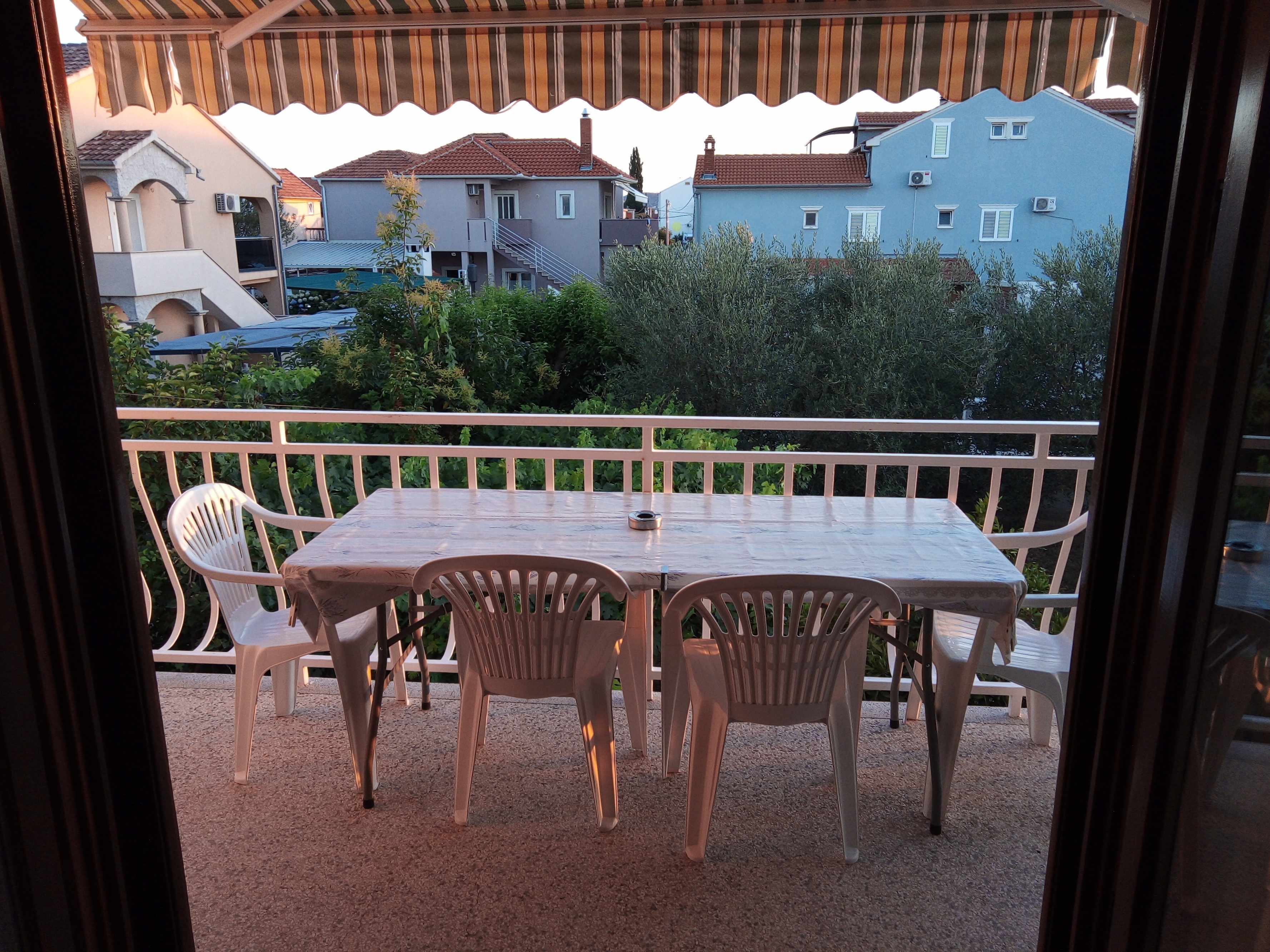 2-Zimmer-Ferienwohnung mit Balkon Biograd na Moru A-24778-b