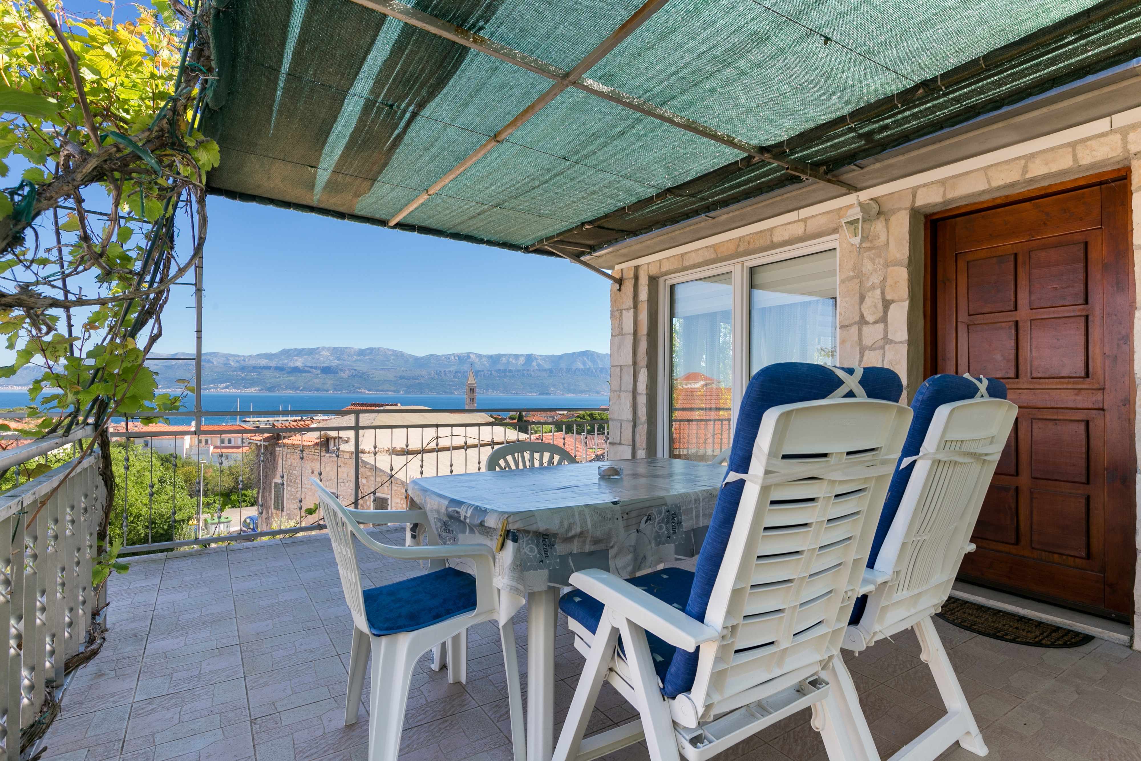 2-Zimmer-Ferienwohnung mit Terrasse und Meerblick Supetar, Brac A-2212