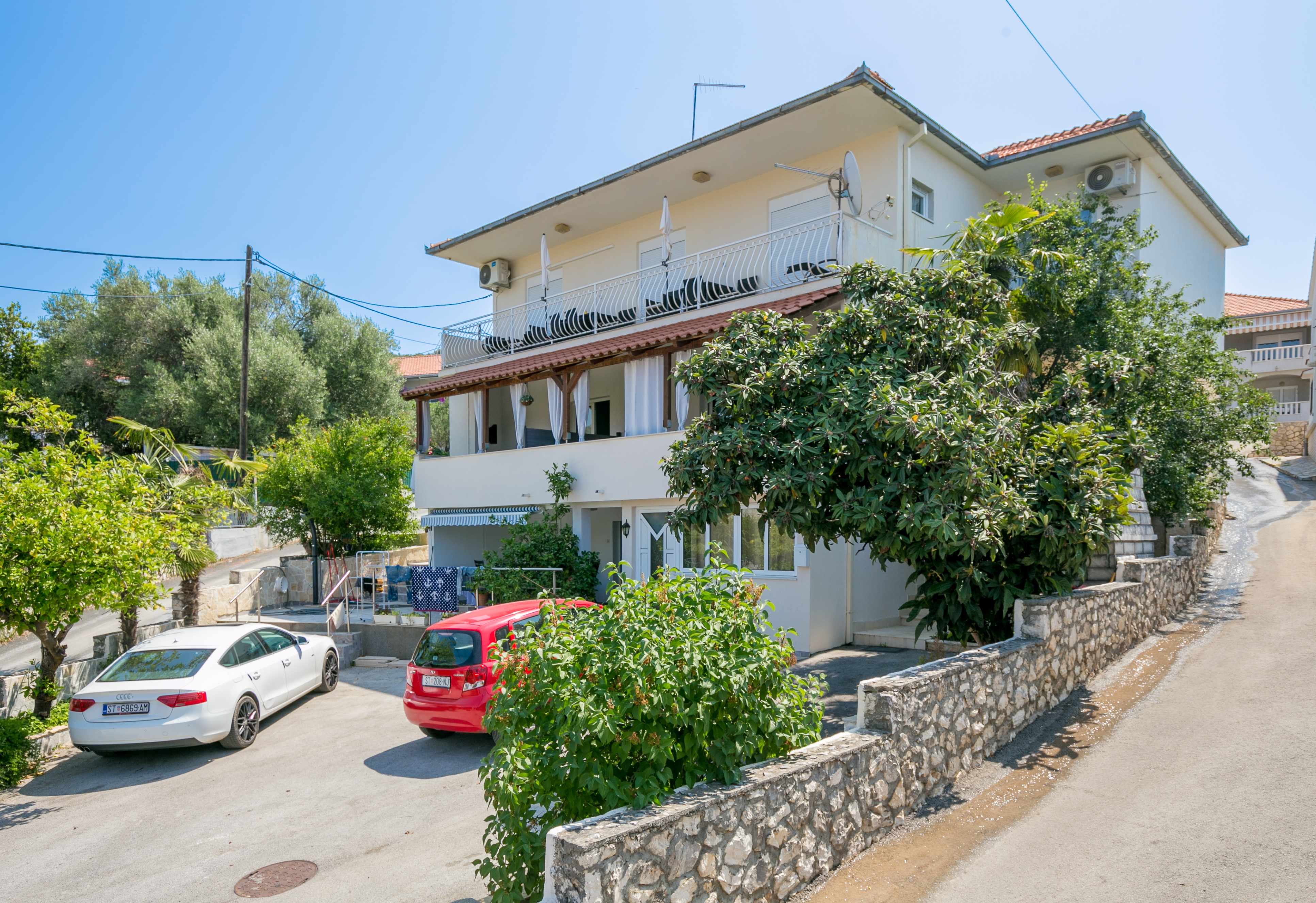 2-Zimmer-Ferienwohnung mit Terrasse und Meerblick Okrug Gornji, Ciovo