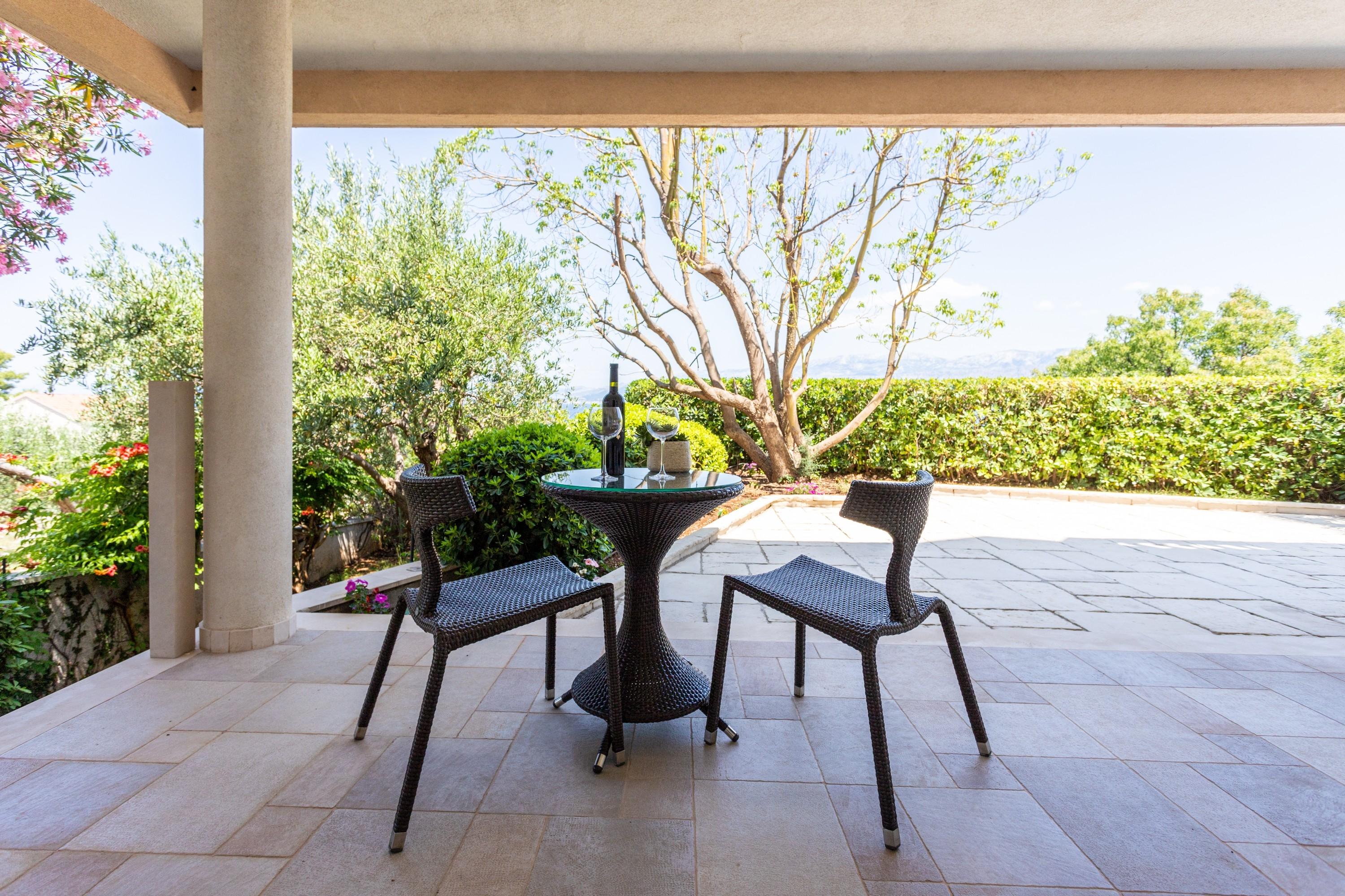 Studio Appartement mit Terrasse und Meerblick Splitska, Brac AS-23224-