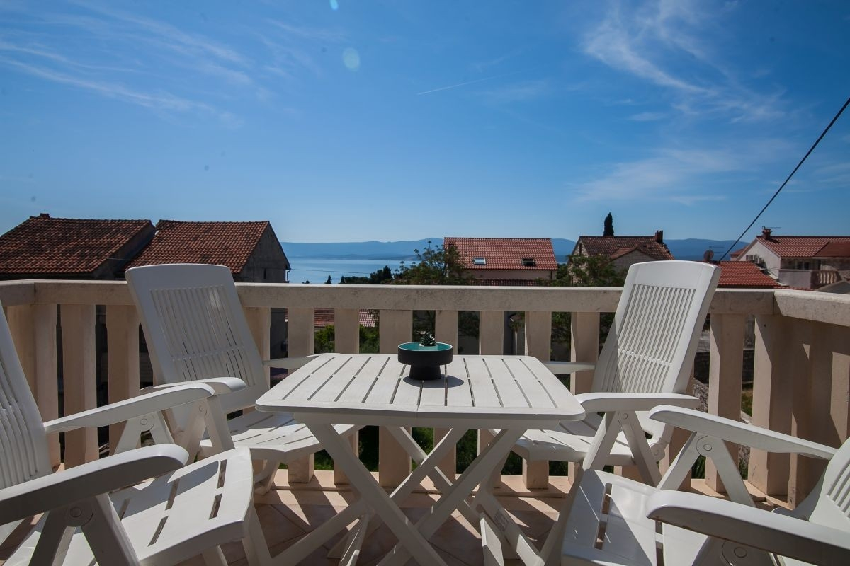 2-Zimmer-Ferienwohnung mit Terrasse und Meerblick Bol, Brac A-23845-a