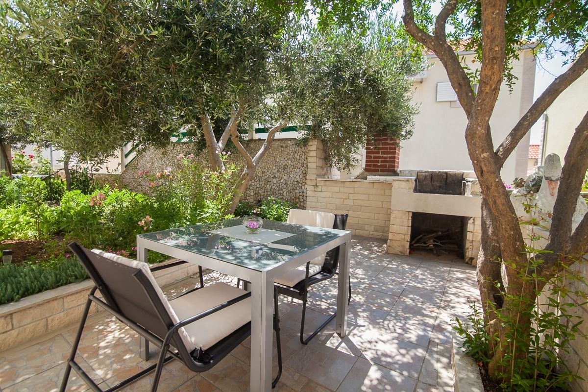 1-Zimmer-Ferienwohnung mit Terrasse Bol, Brac A-23847-a