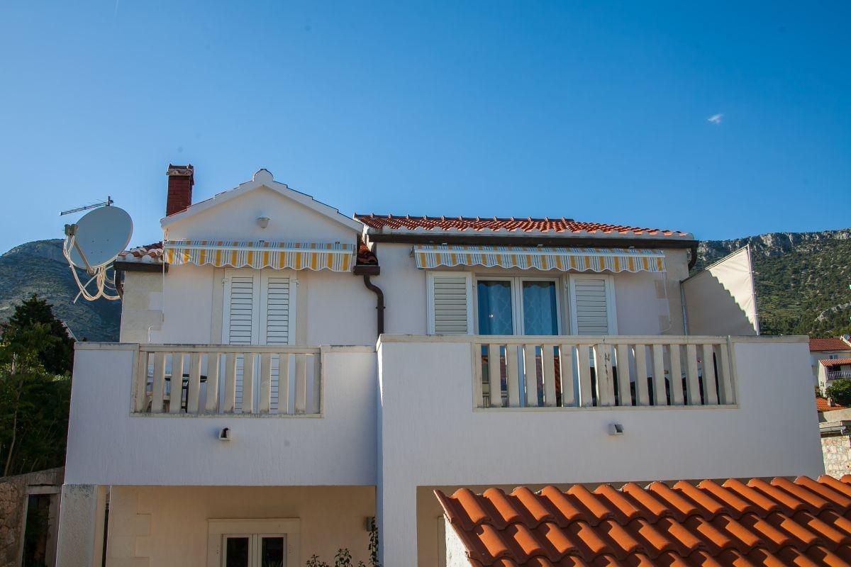 Zimmer mit Terrasse und Meerblick Bol, Brac S-23851-a
