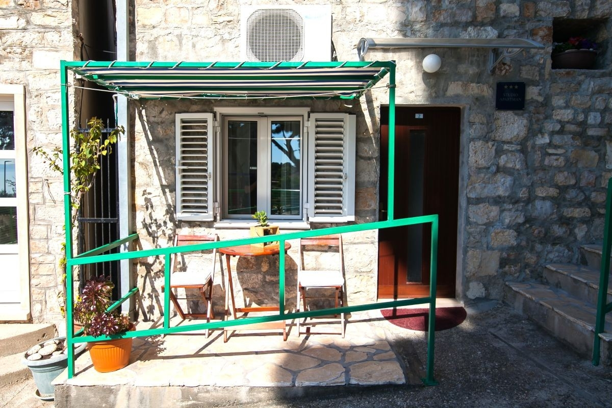 Zimmer mit Terrasse Bol, Brac S-23852-a