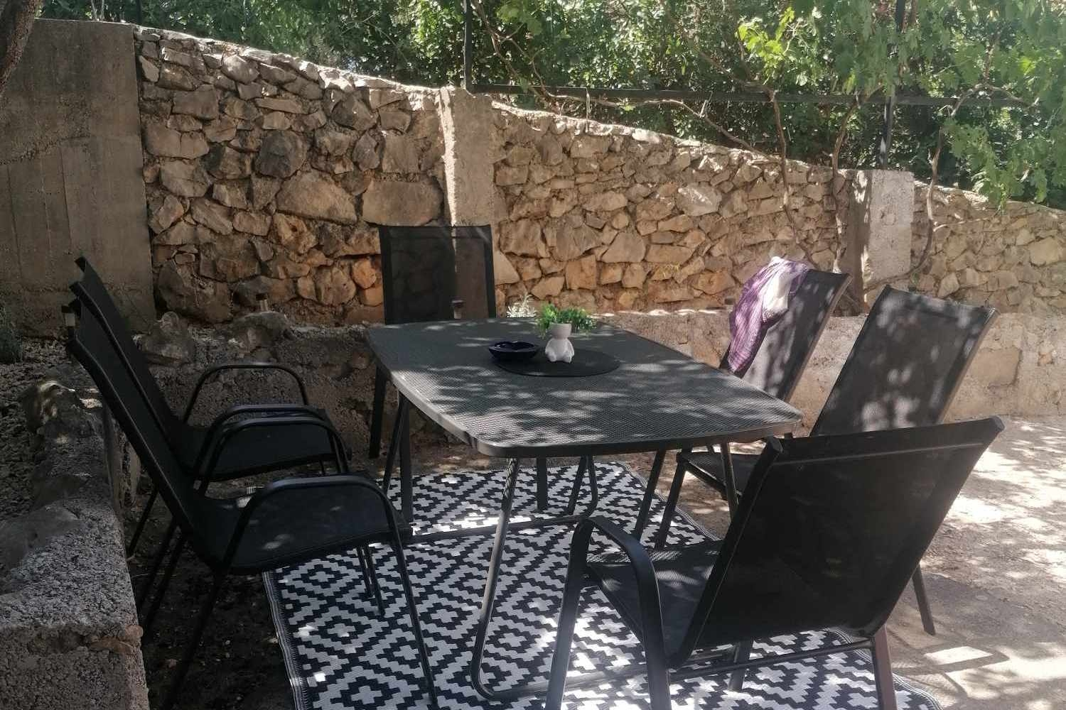 2-Zimmer-Ferienwohnung mit Terrasse und Meerblick Bilice, Krka A-23875
