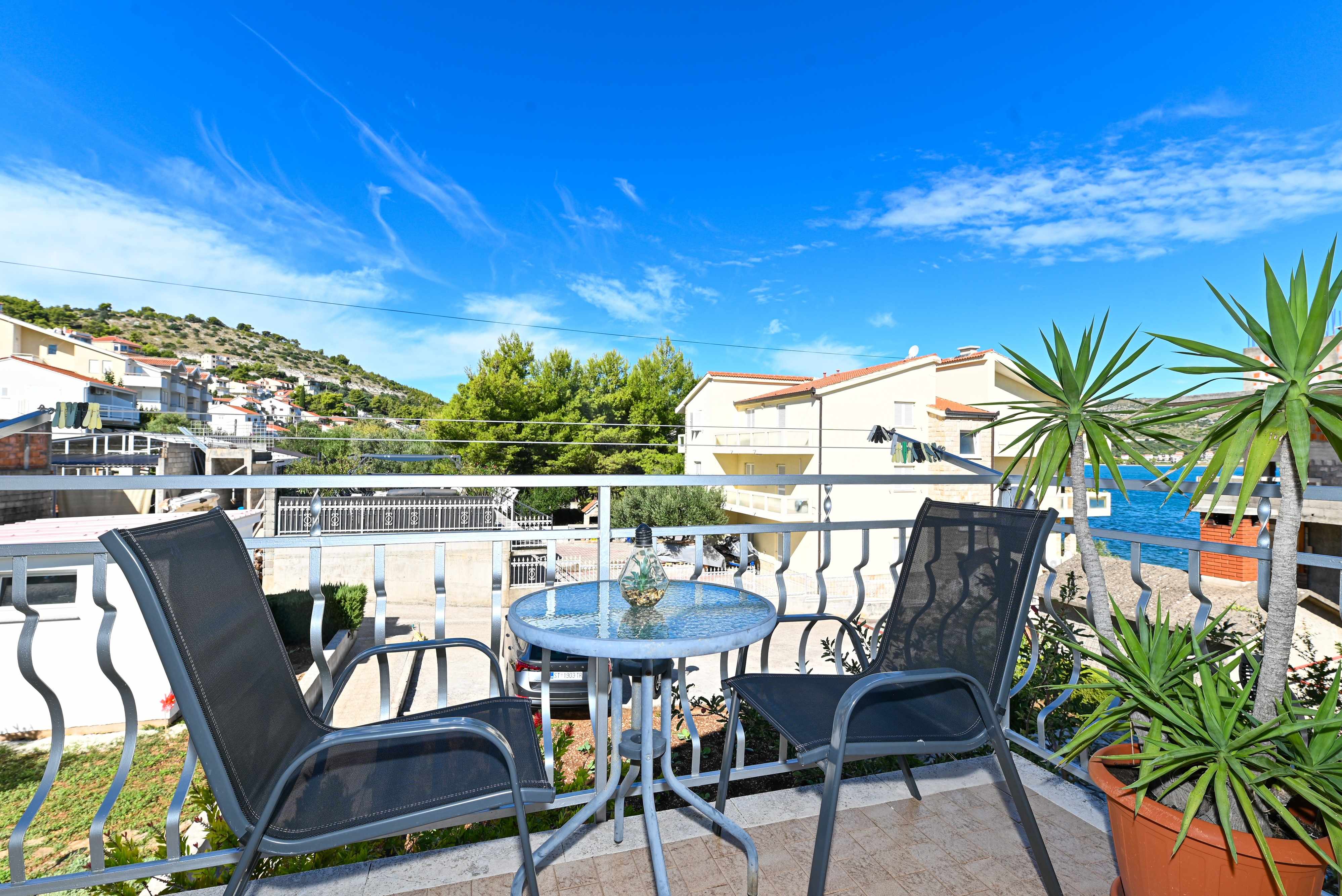 1-Zimmer-Ferienwohnung mit Balkon und Meerblick Mastrinka, Ciovo A-239