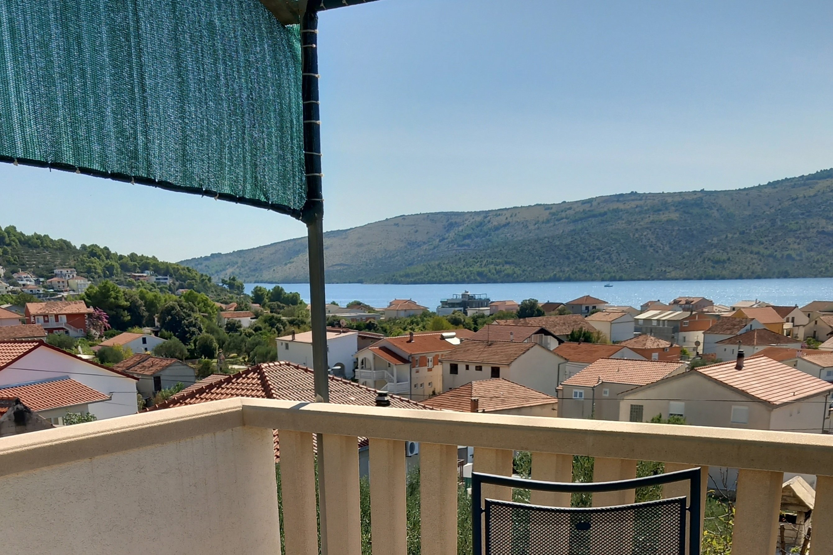 3-Zimmer-Ferienwohnung mit Terrasse und Meerblick Poljica, Trogir A-24