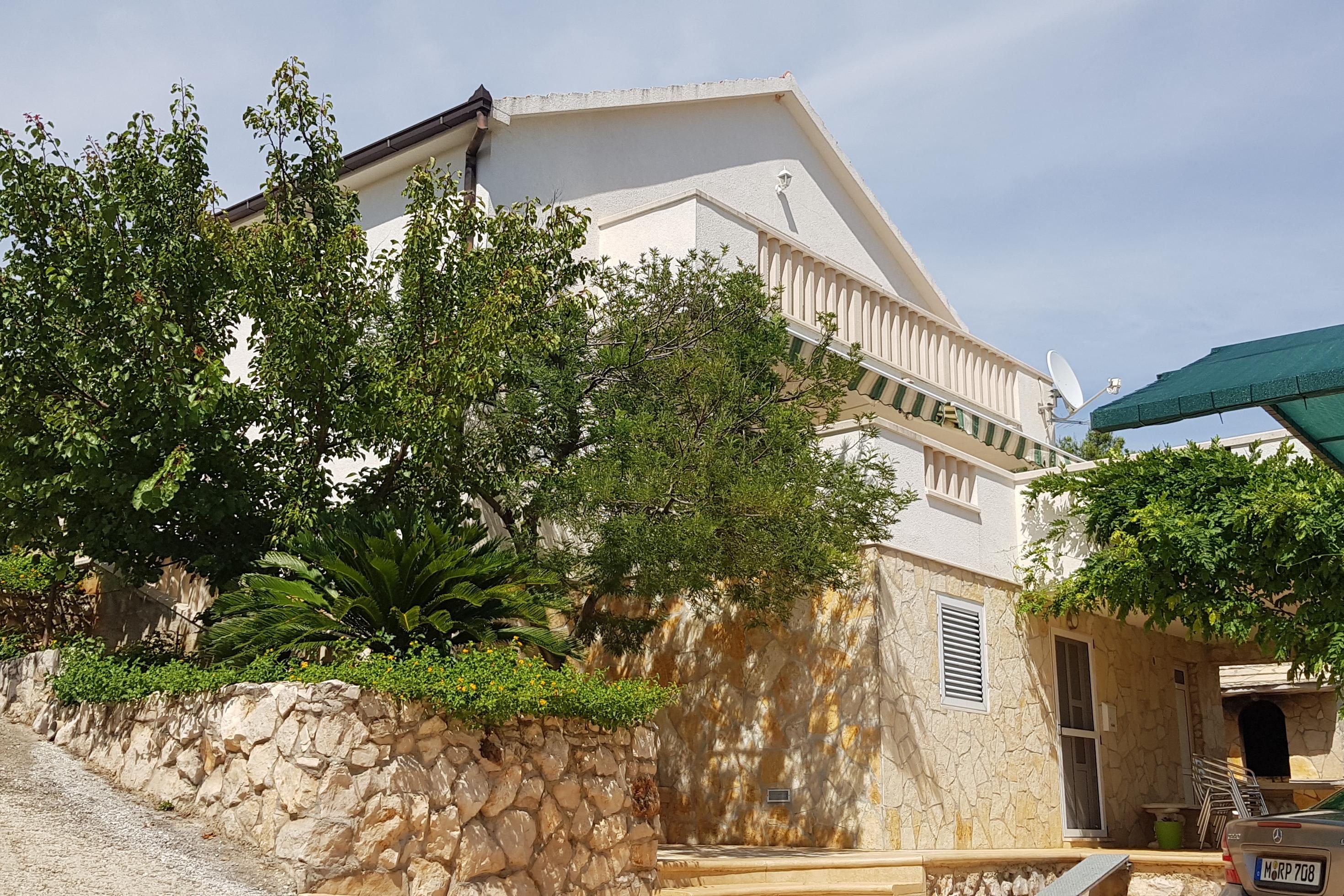 3-Zimmer-Ferienwohnung mit Terrasse und Meerblick Poljica, Trogir A-24