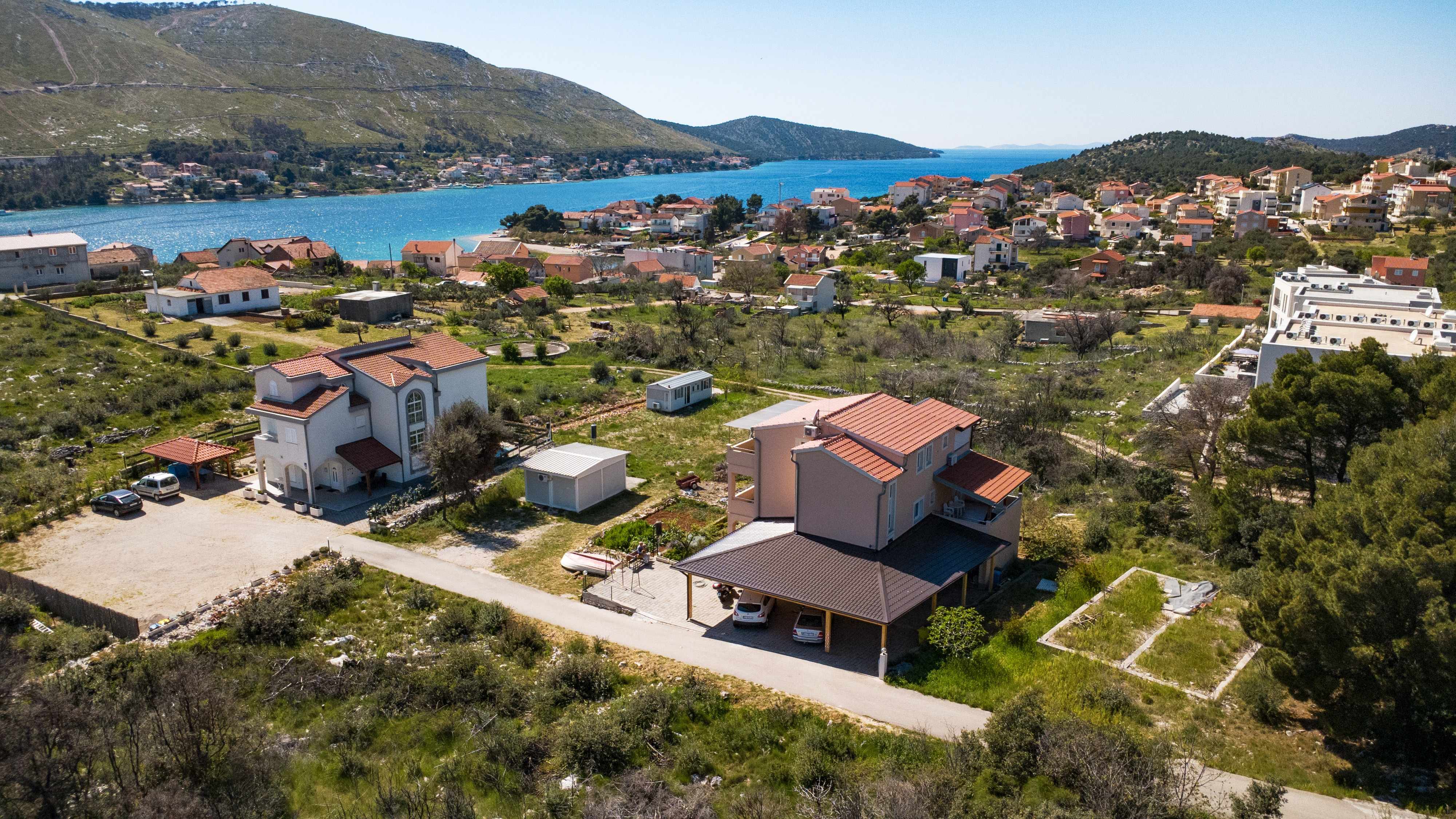 1-Zimmer-Ferienwohnung mit Balkon und Meerblick Grebastica, Sibenik A-