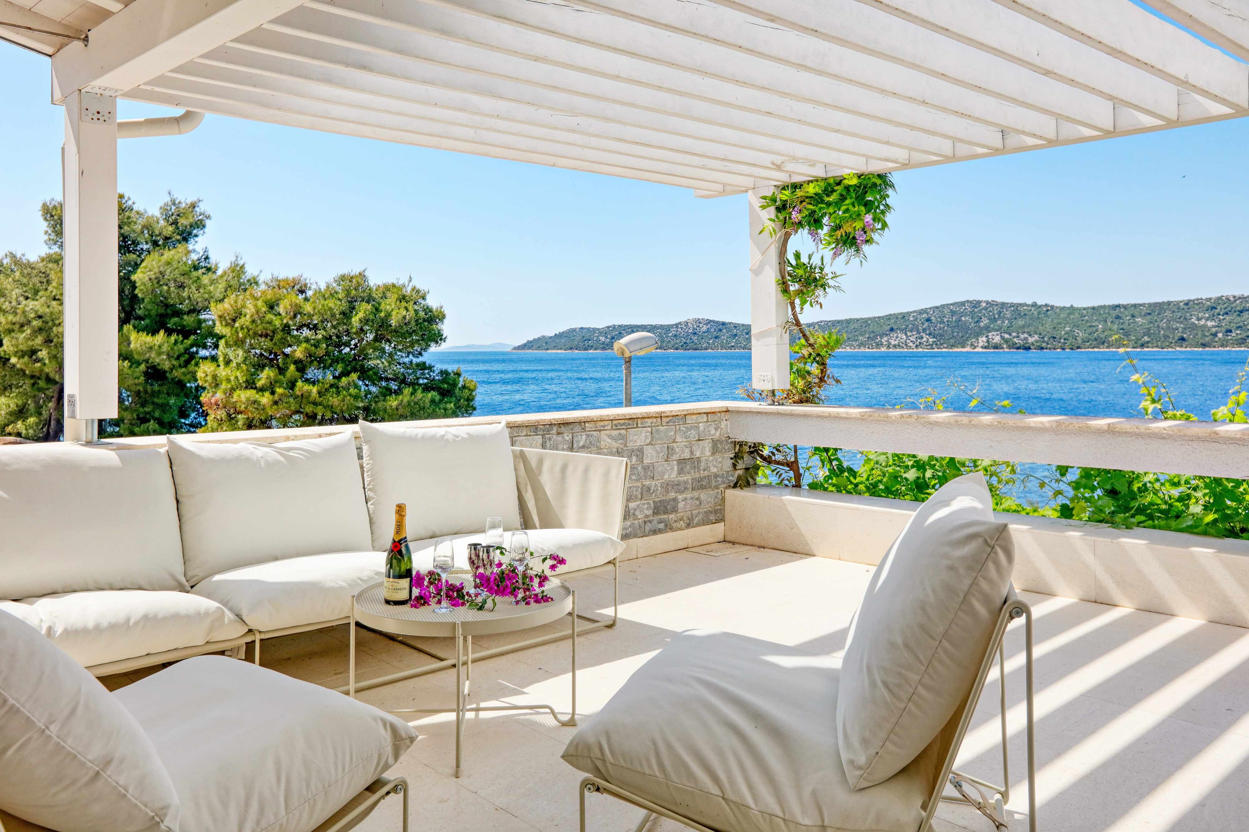 Komfortables Haus am Strand Sparadici, Sibenik K-24200