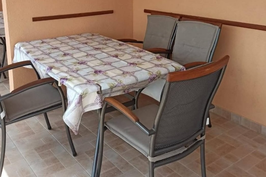 1-Zimmer-Ferienwohnung mit Terrasse Jezera (Murter) A-24202-b