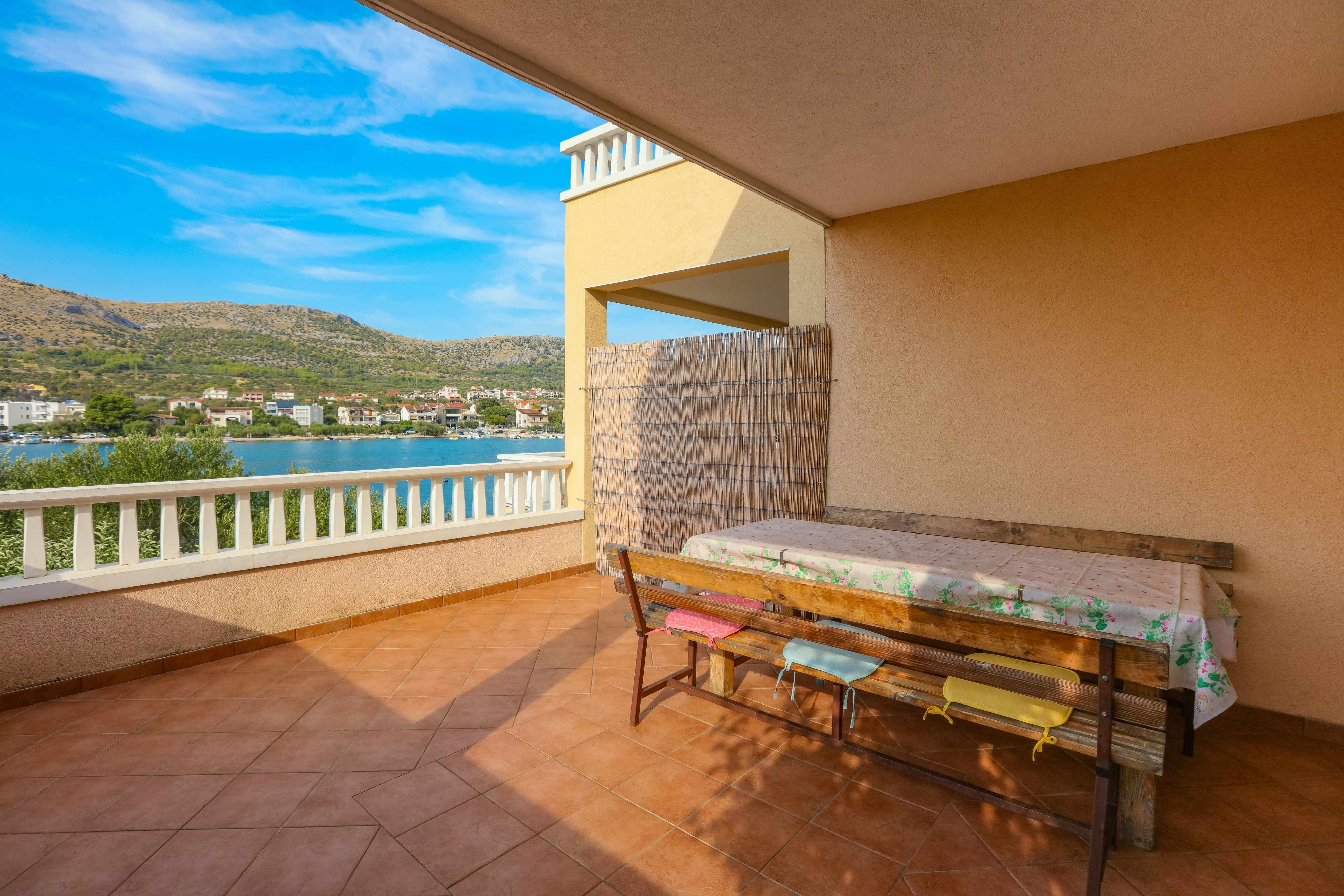 1-Zimmer-Ferienwohnung am Strand Sparadici, Sibenik A-24300-a