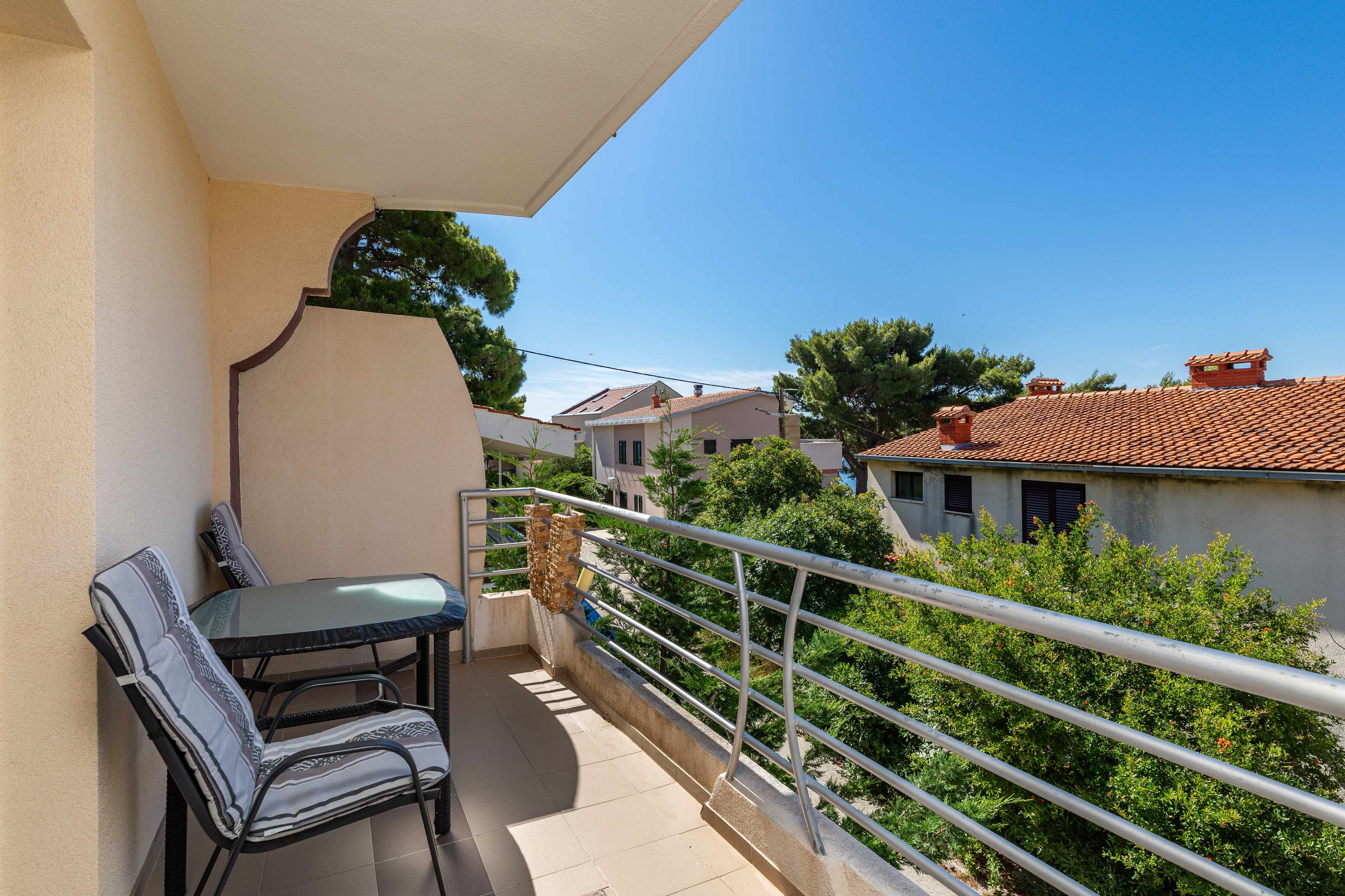 1-Zimmer-Ferienwohnung mit Balkon und Meerblick Lokva Rogoznica, Omis