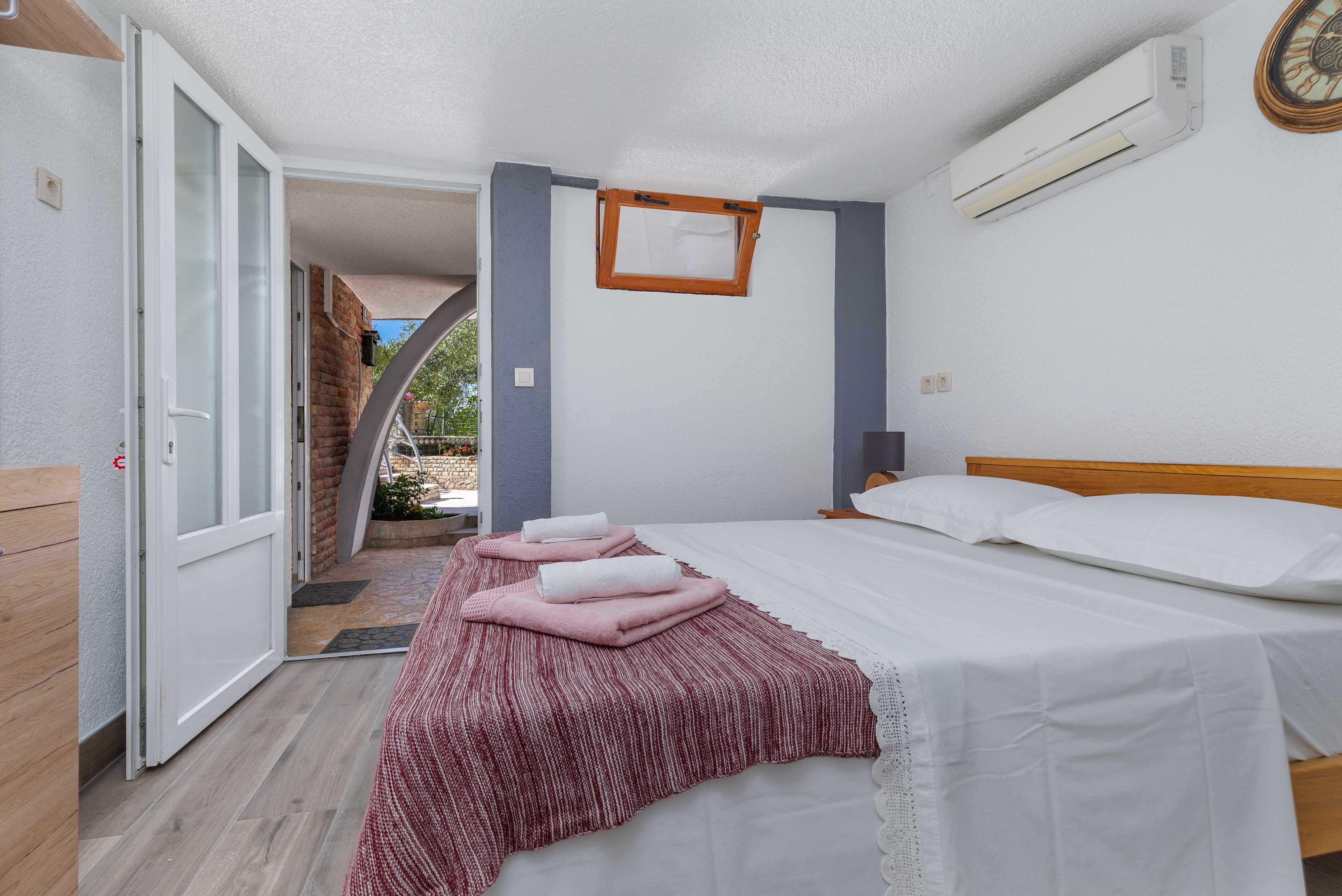 Studio Appartement mit Terrasse und Meerblick Lokva Rogoznica, Omis AS