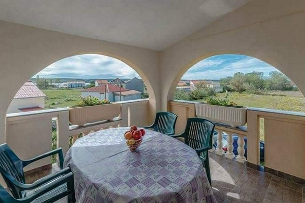 2-Zimmer-Ferienwohnung mit Terrasse Ljubac, Zadar A-24394-b