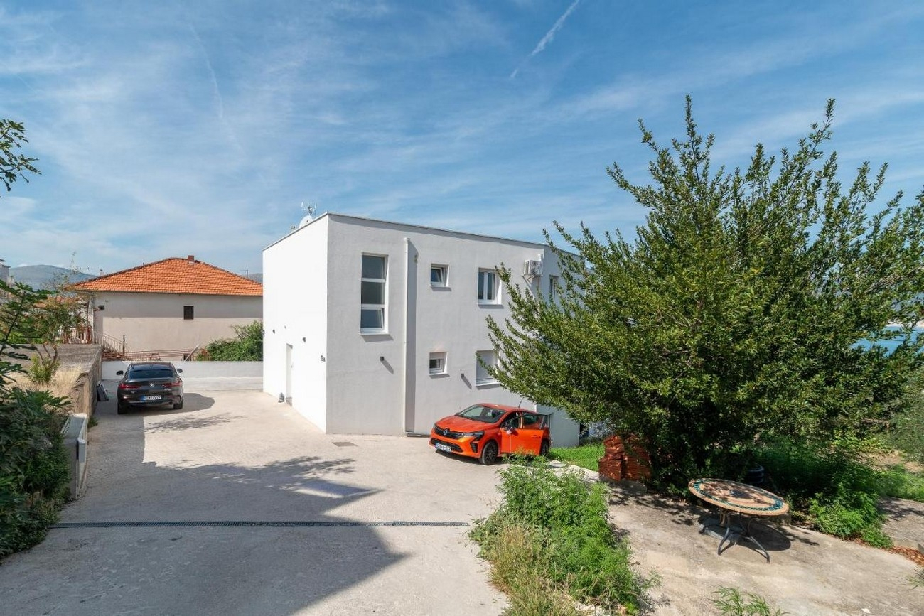 1-Zimmer-Ferienwohnung mit Terrasse und Meerblick Mastrinka, Ciovo A-2
