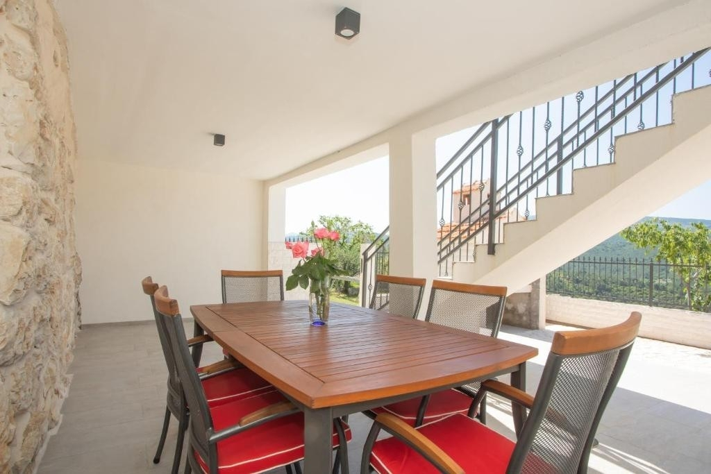3-Zimmer-Haus mit Terrasse Vrpolje, Sibenik K-25004