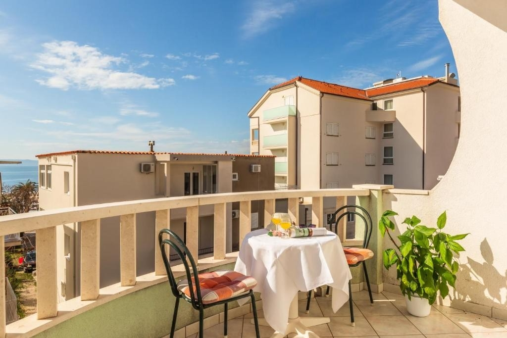 Zimmer mit Balkon Tucepi, Makarska S-24679-b