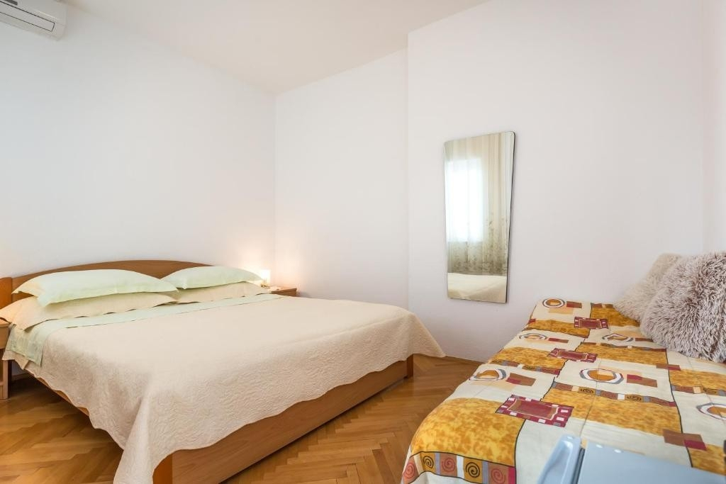 Zimmer mit Balkon Tucepi, Makarska S-24679-c