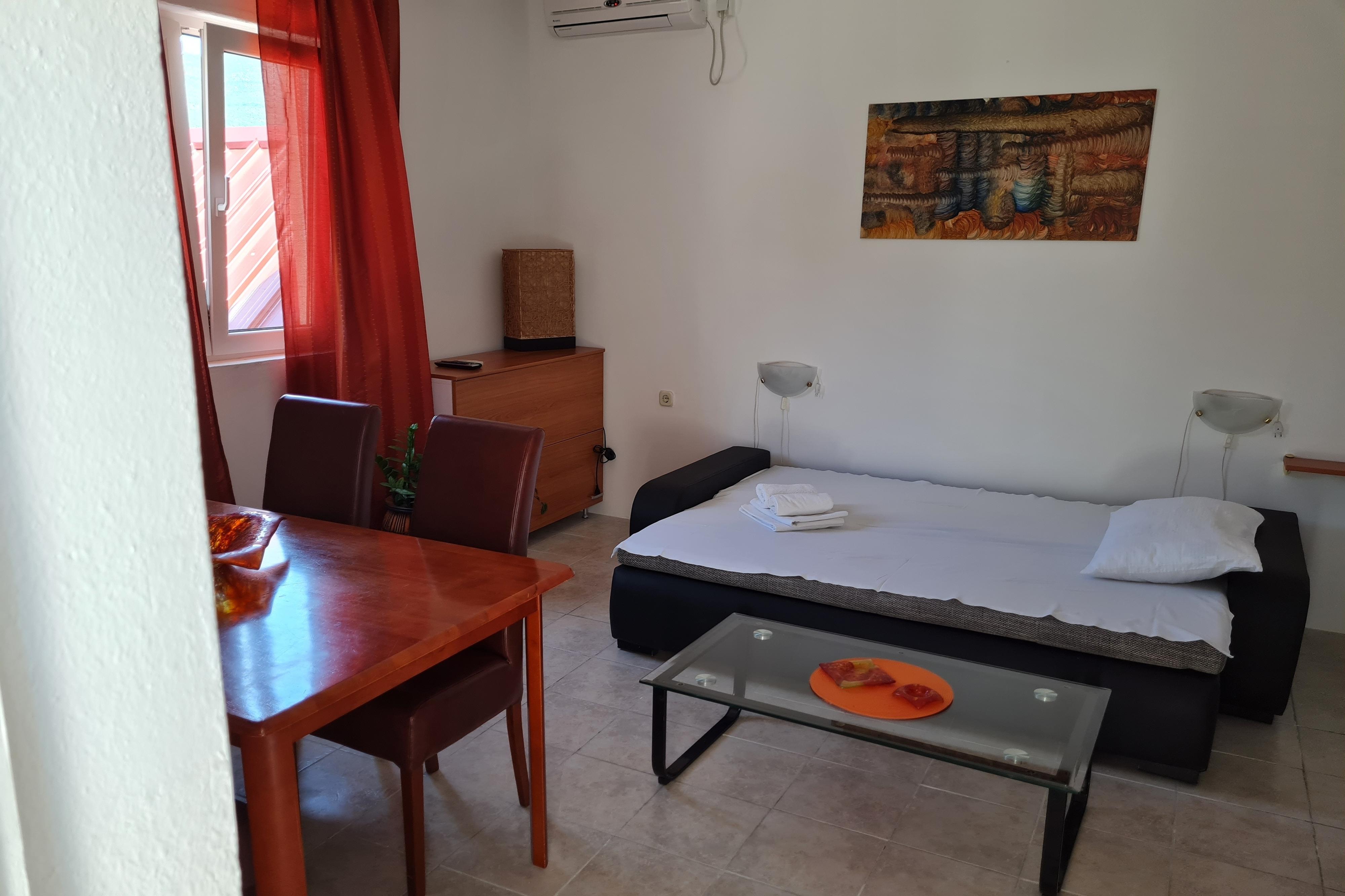 1-Zimmer-Ferienwohnung mit Balkon Gornji Karin, Novigrad A-21514-a