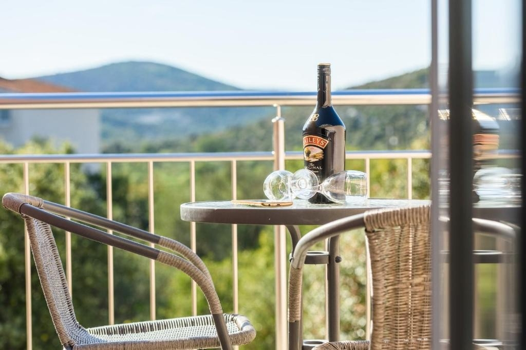 1-Zimmer-Ferienwohnung mit Terrasse Marina, Trogir A-25135-h