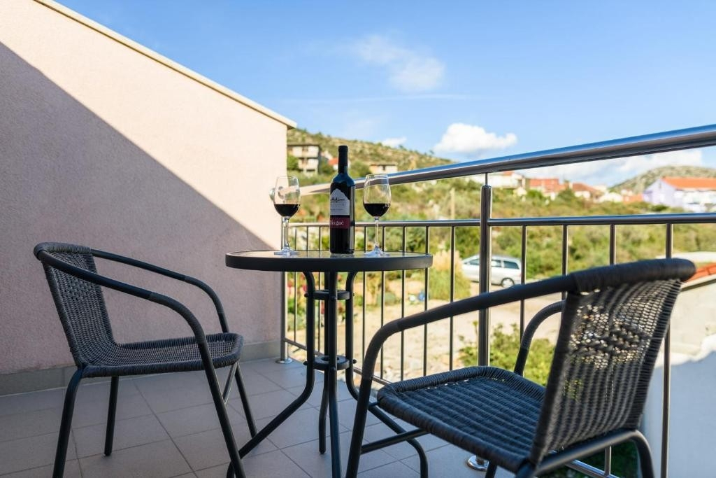 1-Zimmer-Ferienwohnung mit Balkon Marina, Trogir A-25135-i