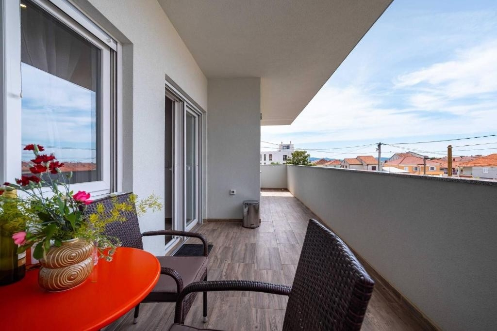2-Zimmer-Ferienwohnung mit Terrasse Zadar A-25204-a